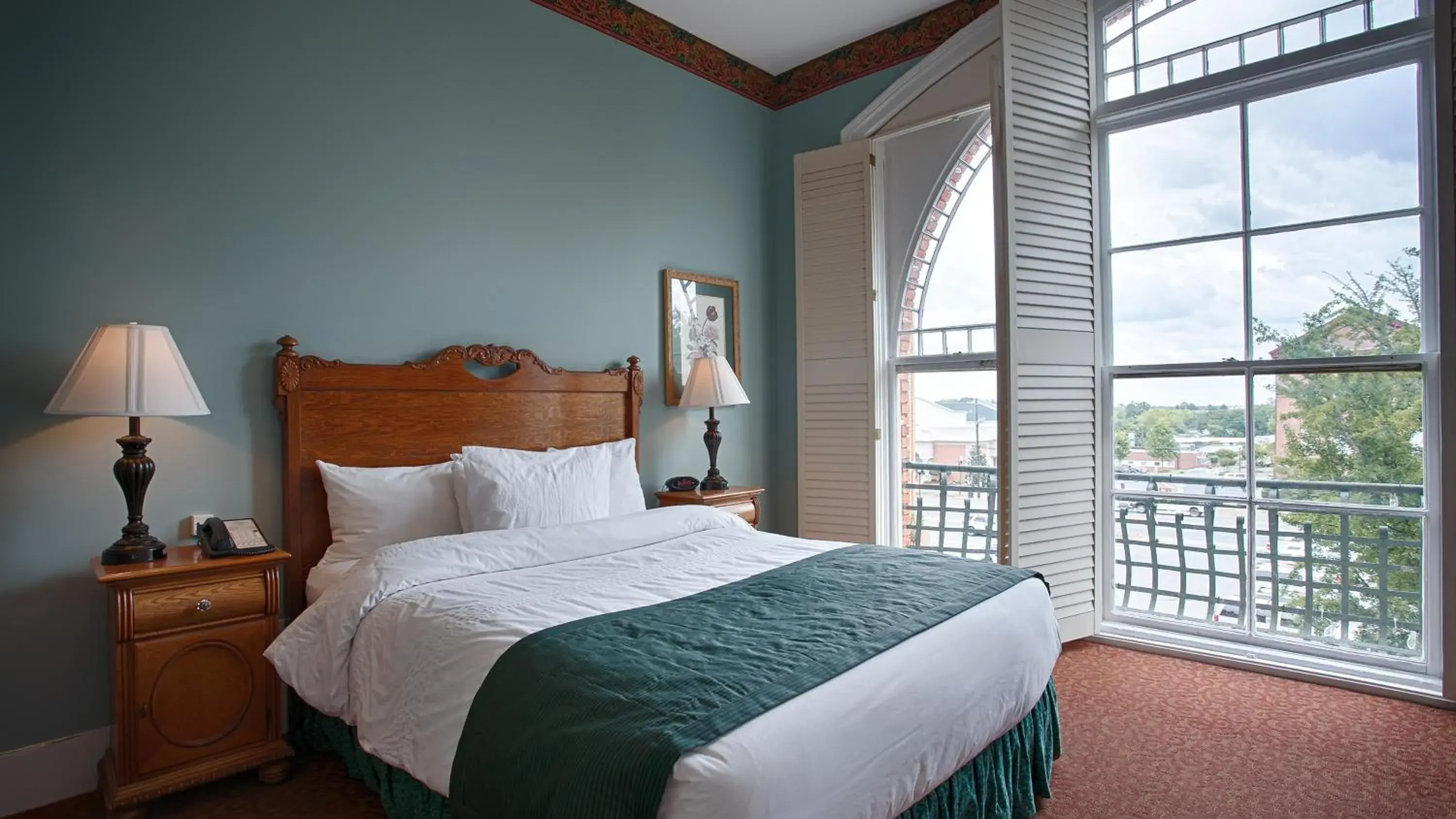 Executive King Suite - Non-Smoking in Windsor Hotel, an Ascend Collection Hotel Executive King Suite - Non-Smoking in Windsor Hotel, an Ascend Collection Hotel