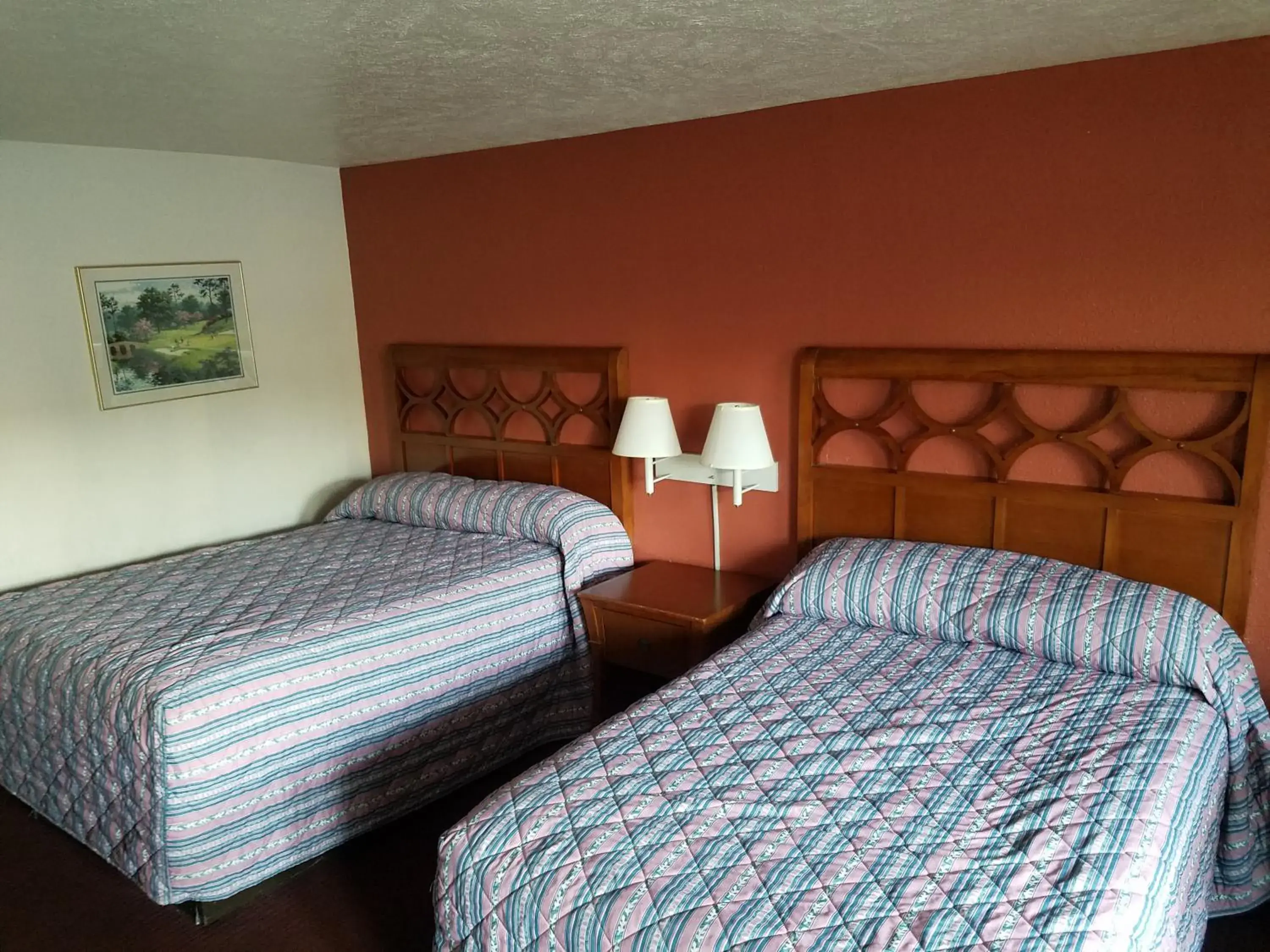 Double Room with Two Double Beds in Masters Inn I-26 Double Room with Two Double Beds in Masters Inn I-26
