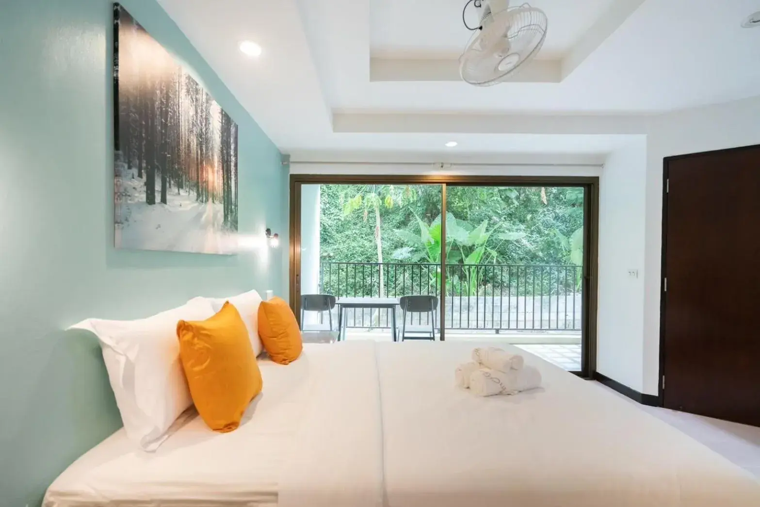 Standard King Room in Tri's Miracle Kata Beach Side Standard King Room in Tri's Miracle Kata Beach Side