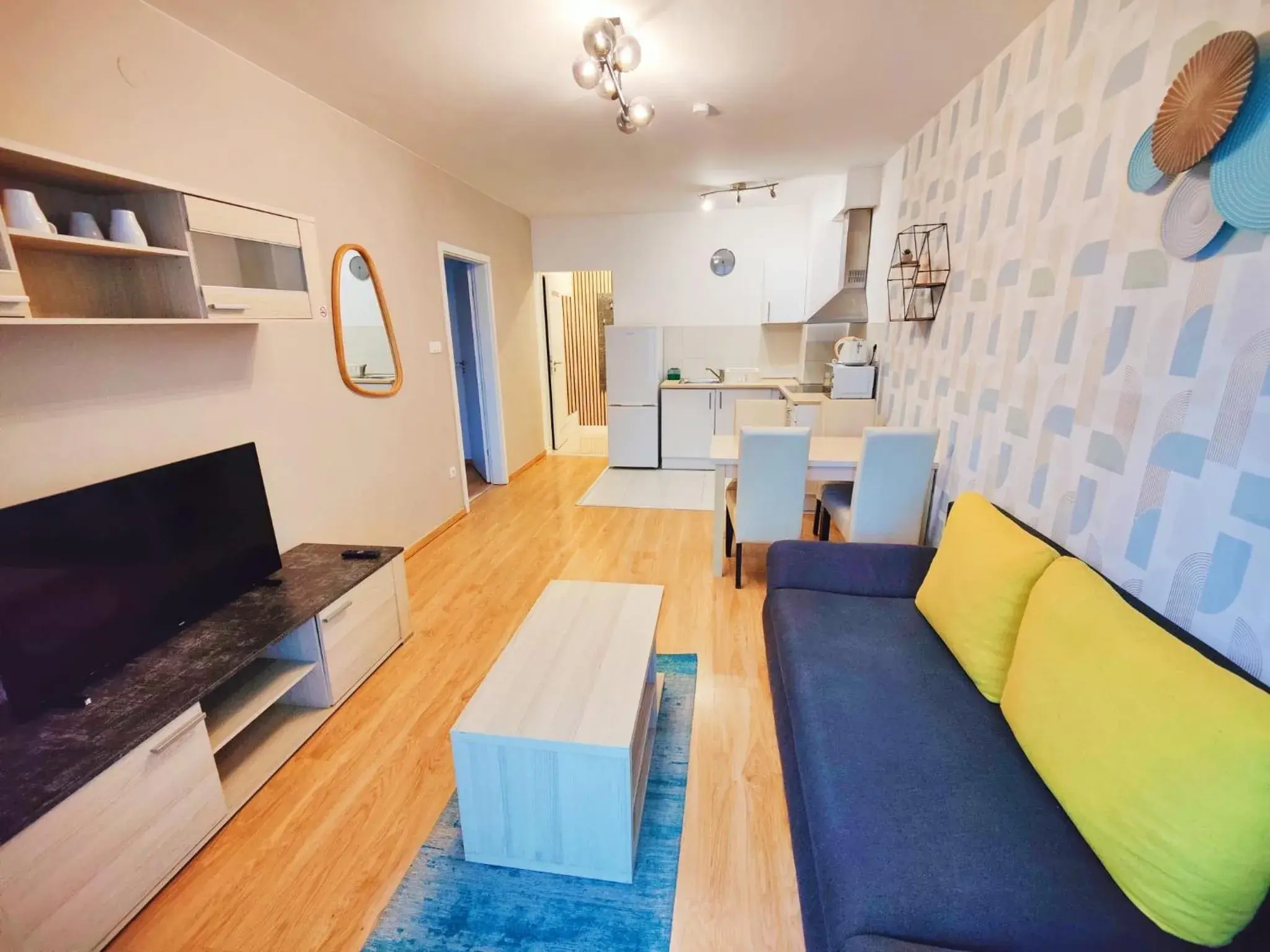 One-Bedroom Apartment in Maple Tree Budget Apartments One-Bedroom Apartment in Maple Tree Budget Apartments