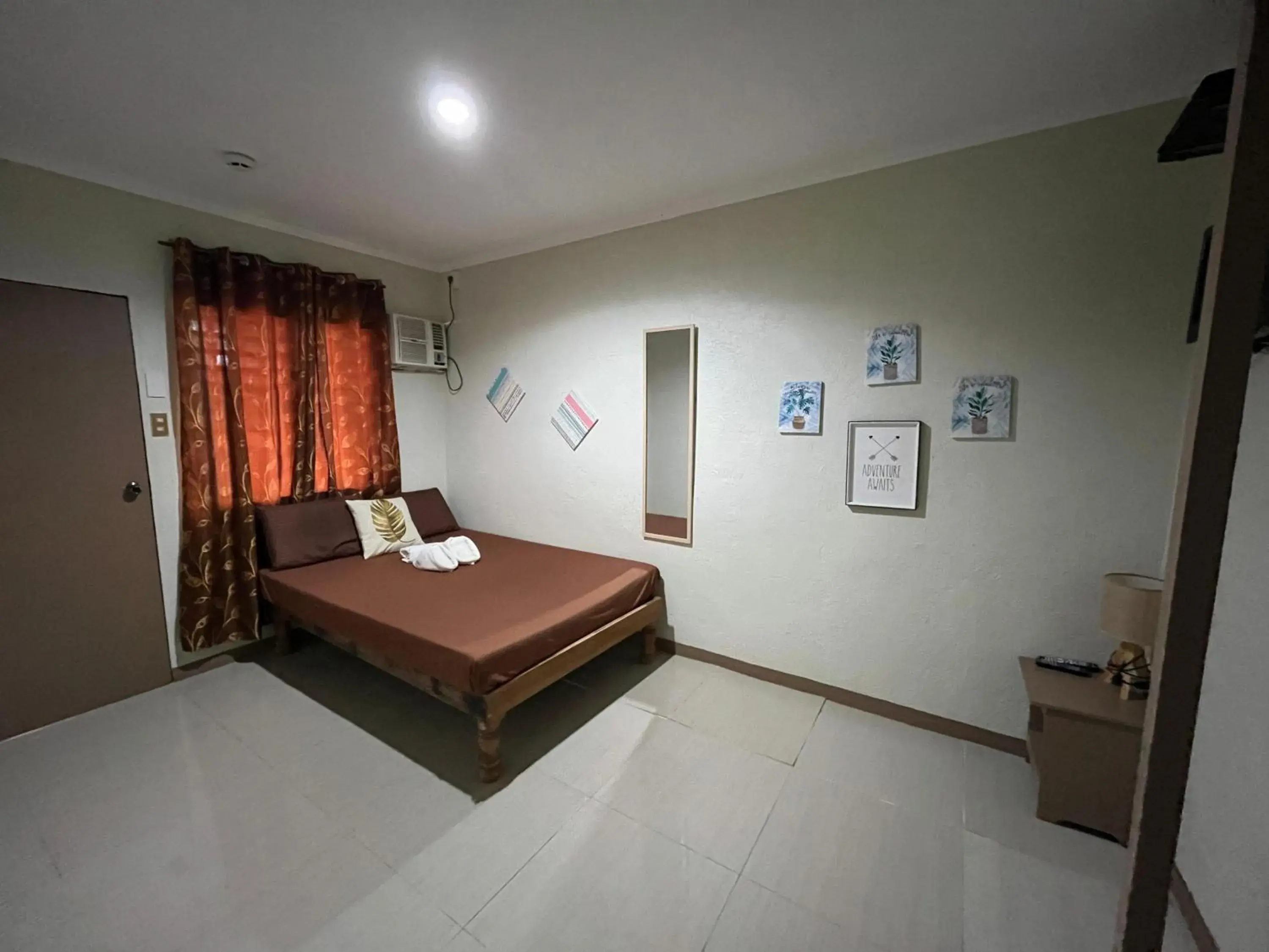 Budget Twin Room in On Board Panglao Beach Hostel & Resort with FREE MOTORBIKE Budget Twin Room in On Board Panglao Beach Hostel & Resort with FREE MOTORBIKE