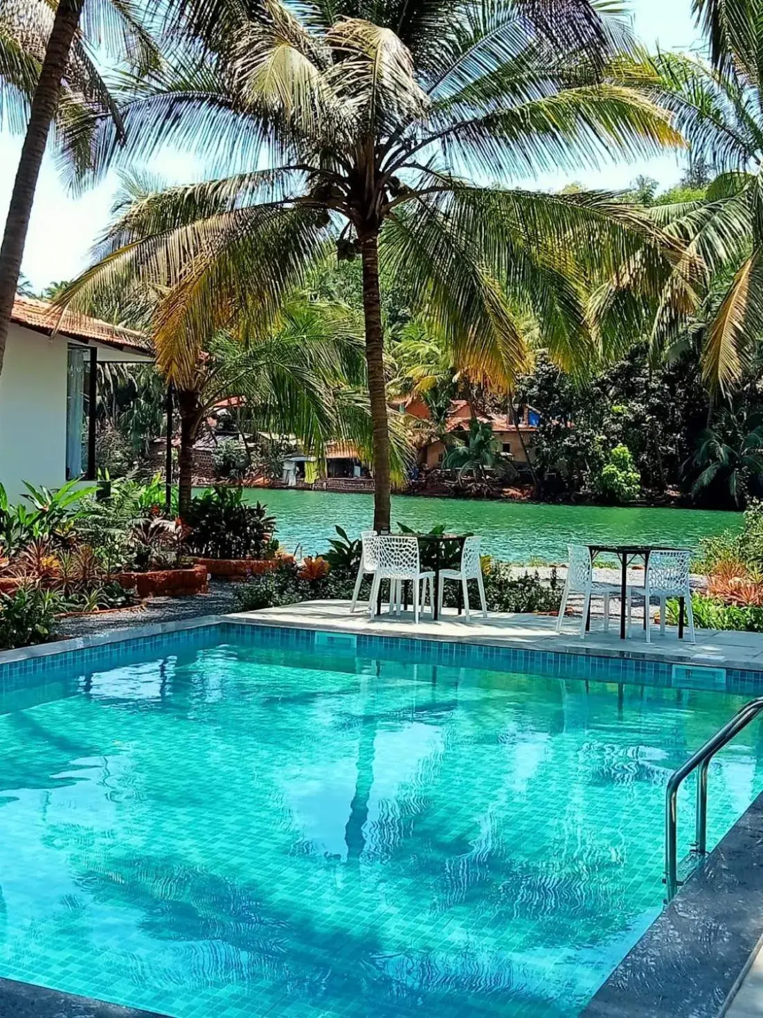 Pont Bleu Suites Riverside & Pool Pont Bleu Suites Riverside & Pool