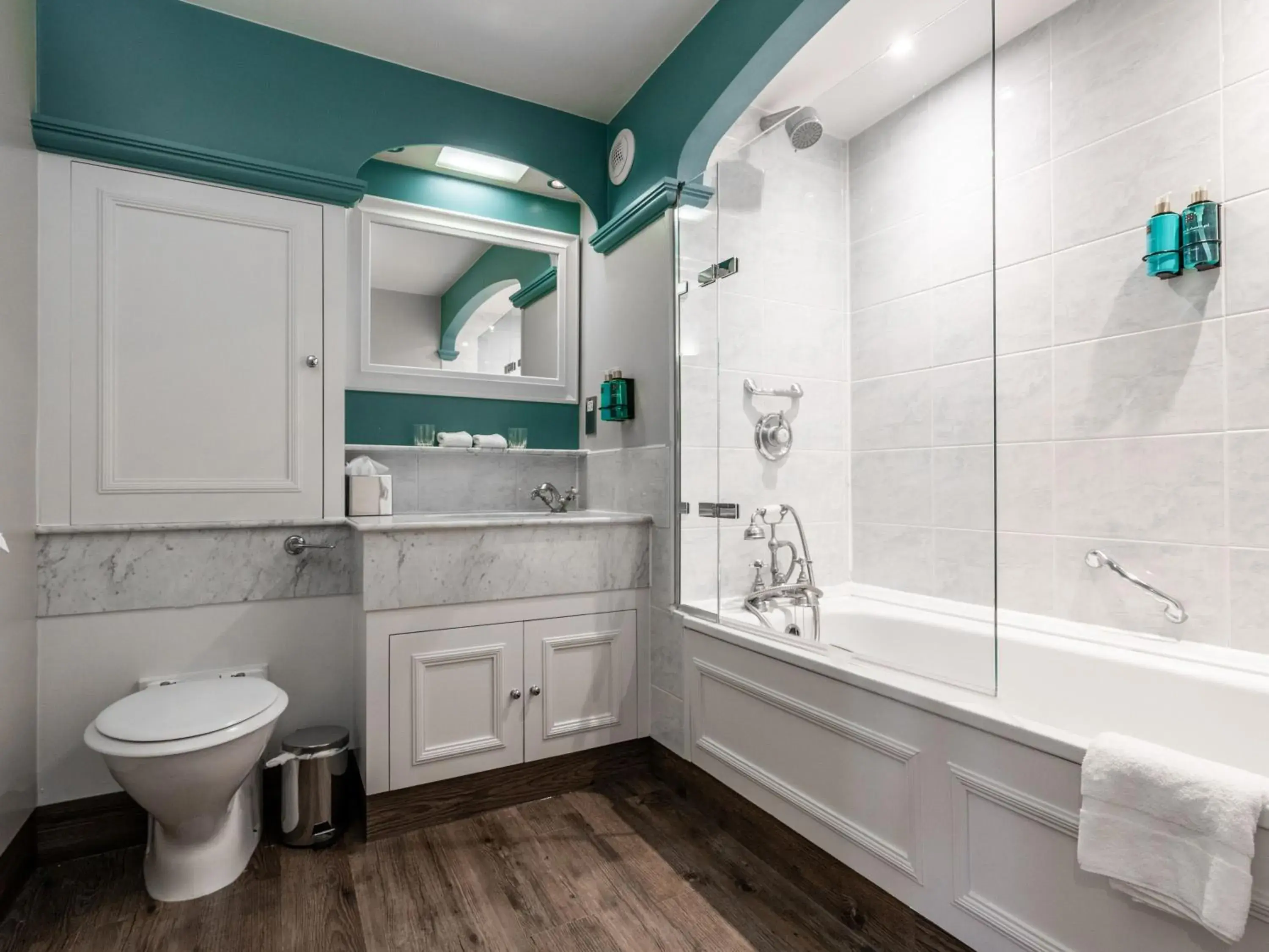 Standard Double Room in Villiers Hotel Standard Double Room in Villiers Hotel