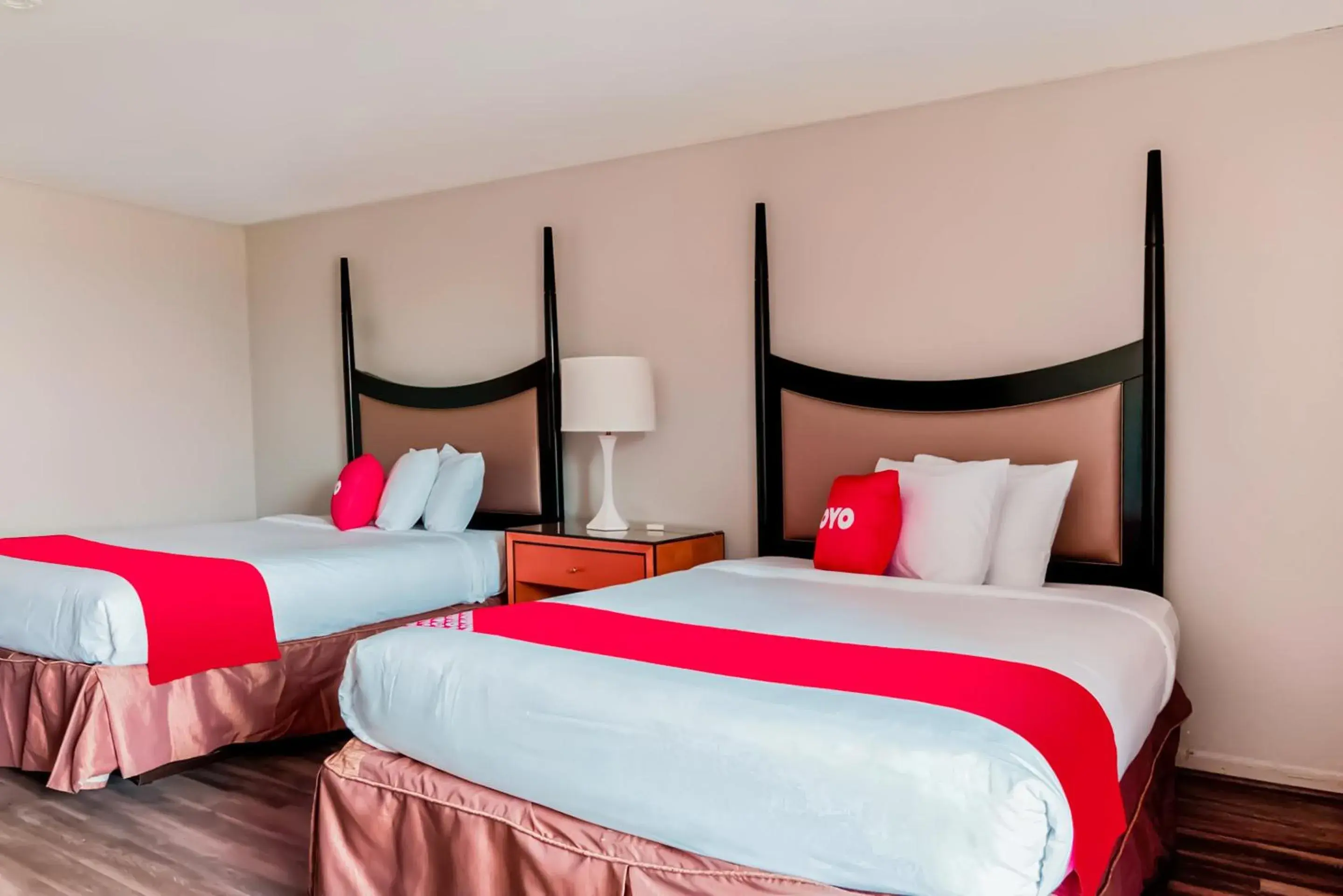 3 Queen Bed in OYO Hotel Alice TX Hwy 281 West 3 Queen Bed in OYO Hotel Alice TX Hwy 281 West