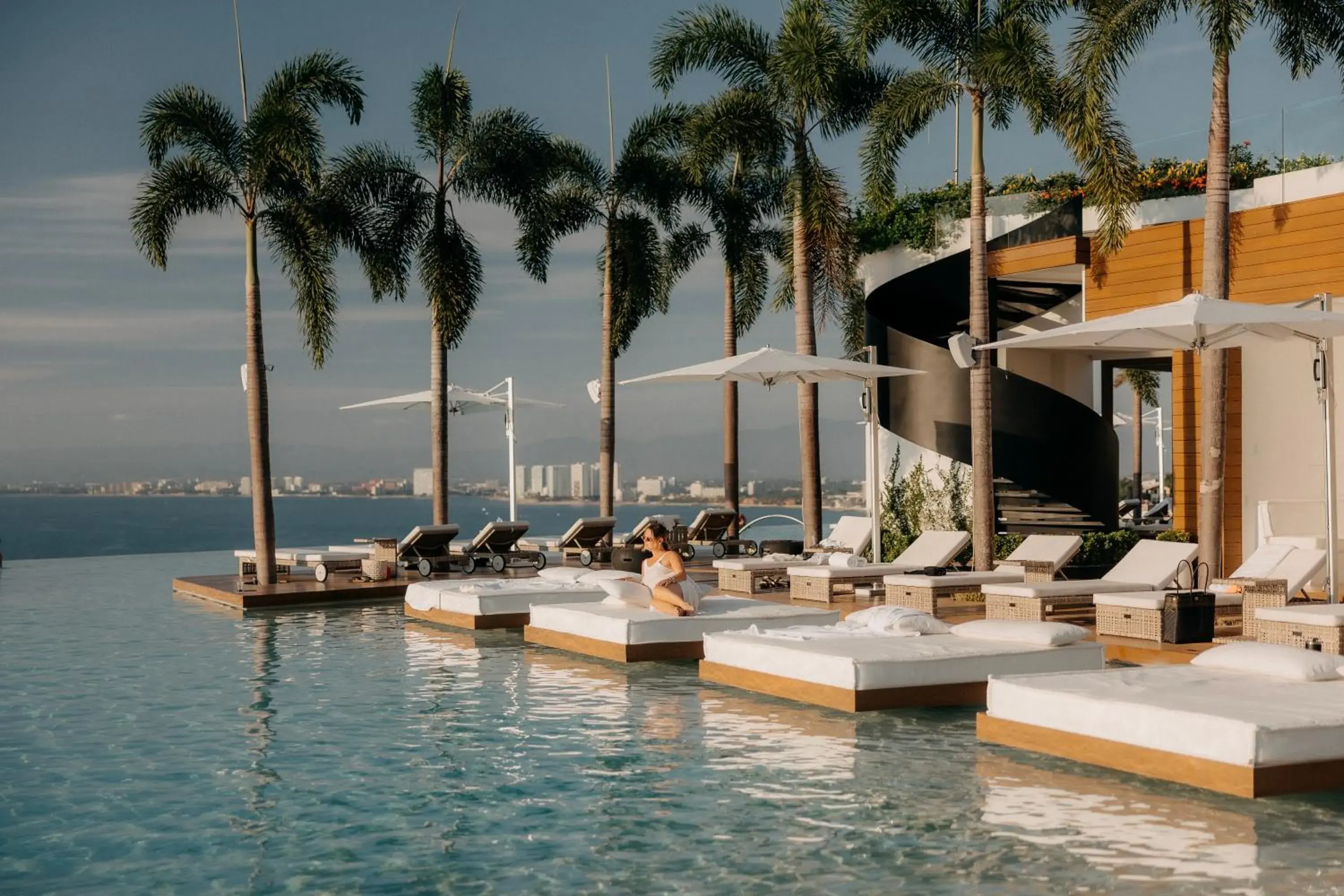 Maxwell Collection Romantic Zone Maxwell Collection Romantic Zone