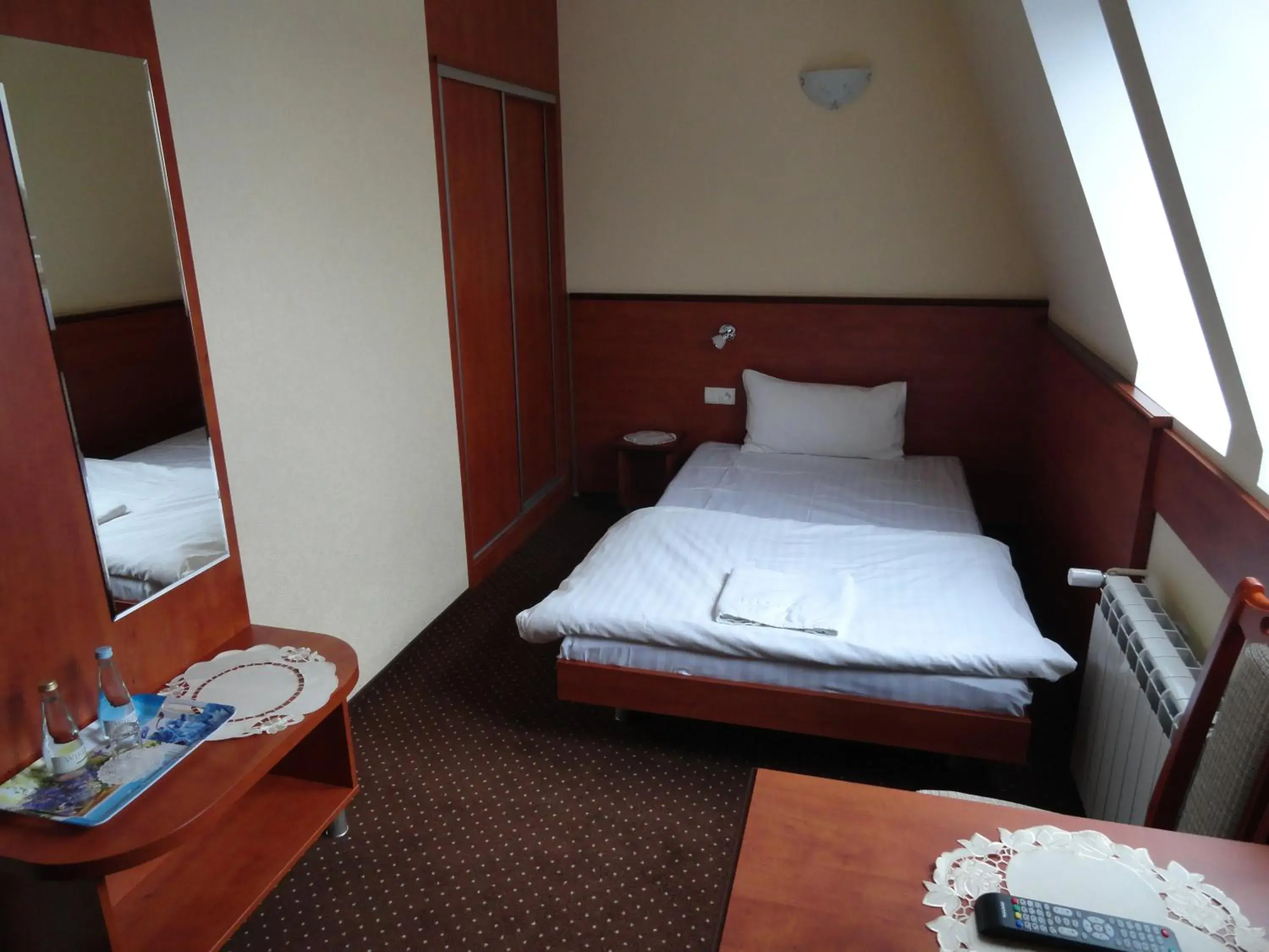Single Room with Private Bathroom - single occupancy in Hotel Wielkopolanka Single Room with Private Bathroom - single occupancy in Hotel Wielkopolanka