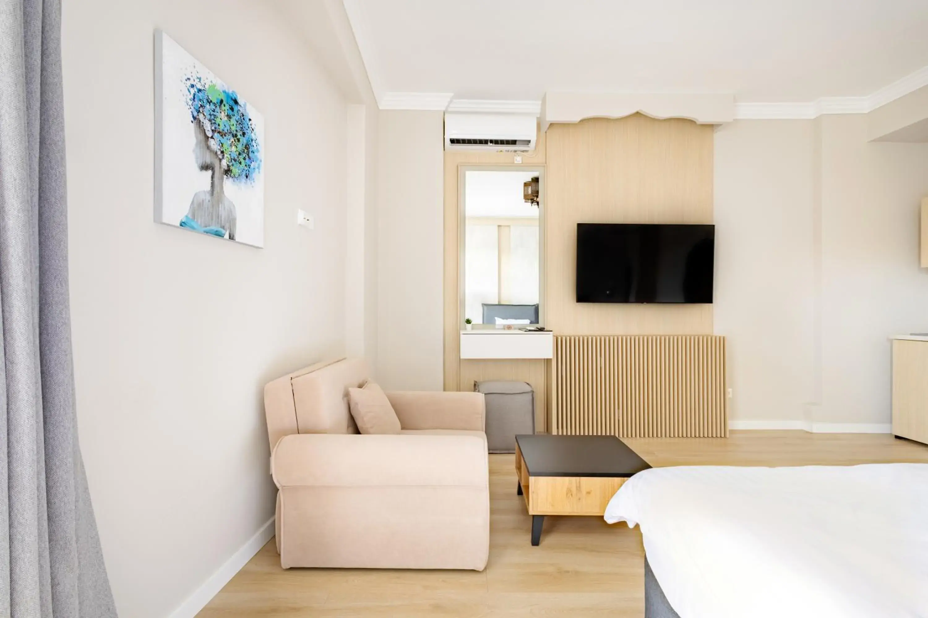 Superior Triple Room in Piccolo Mondo by CityBookings Superior Triple Room in Piccolo Mondo by CityBookings