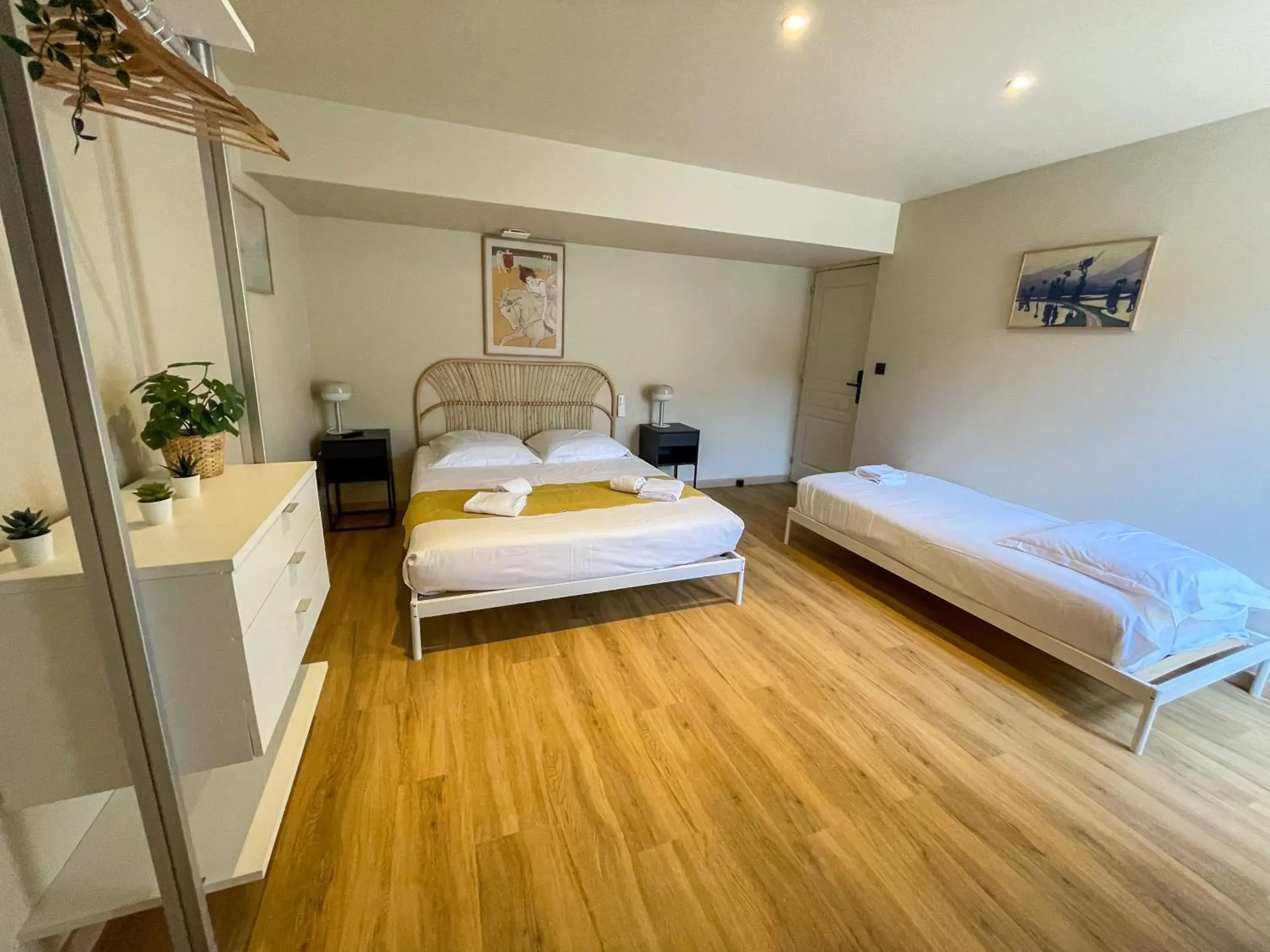 Standard Quadruple Room in La Collégiale Standard Quadruple Room in La Collégiale