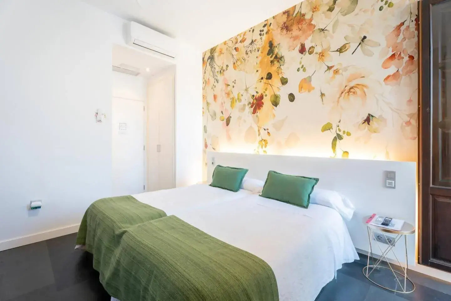 Deluxe Double Room - single occupancy in 1893 Hotel Boutique Deluxe Double Room - single occupancy in 1893 Hotel Boutique