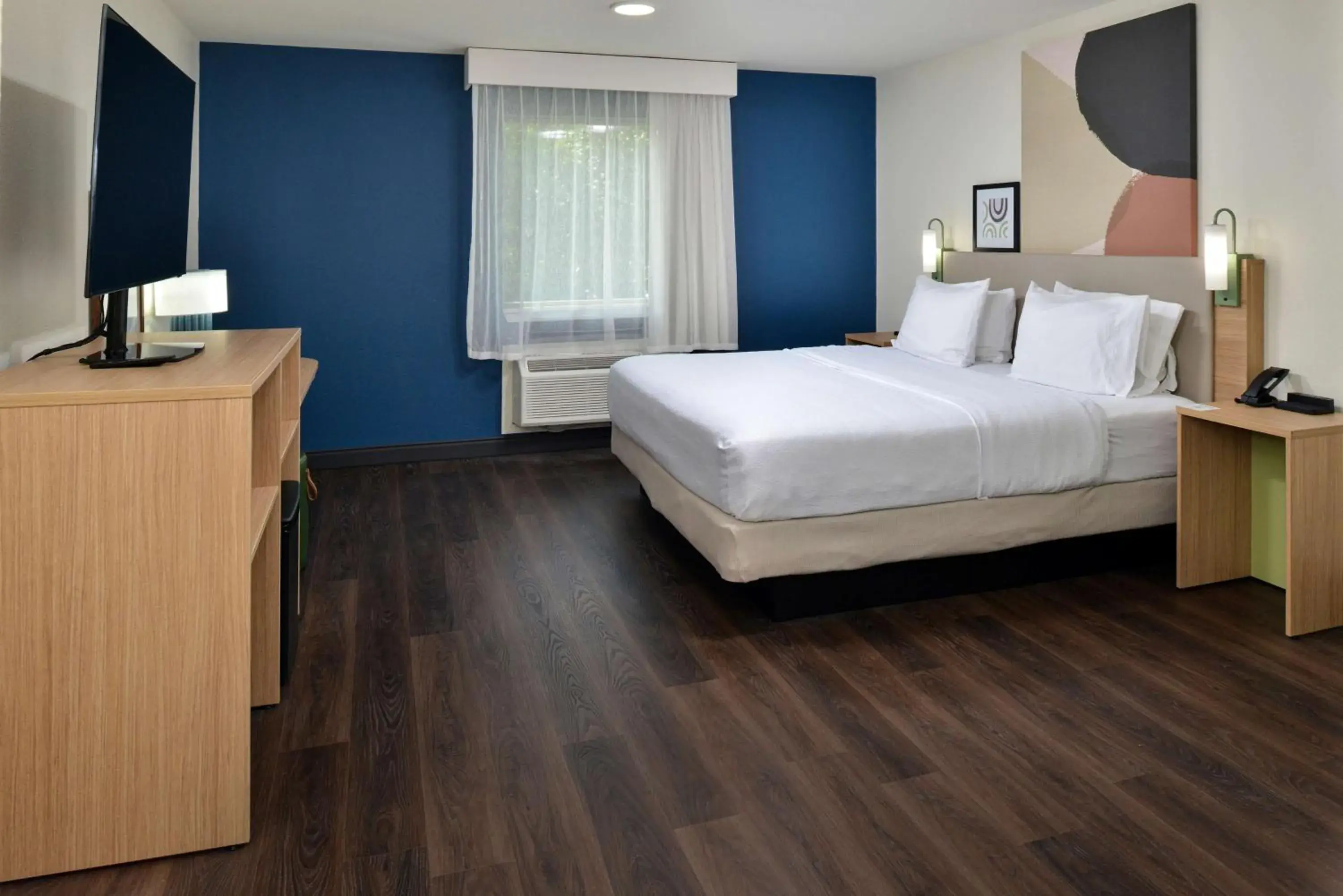 King Room in Spark By Hilton Dallas Medical District Love Field King Room in Spark By Hilton Dallas Medical District Love Field