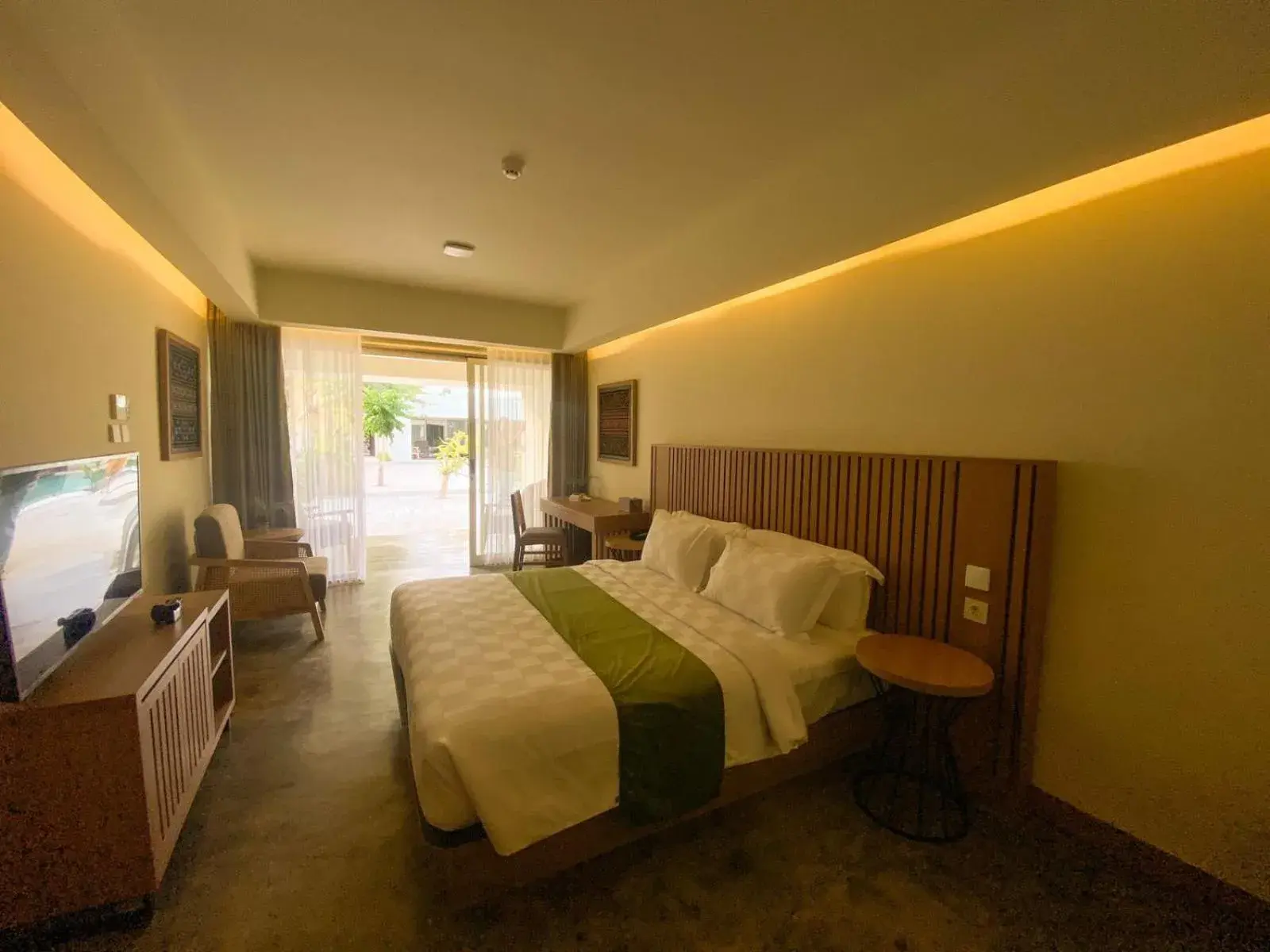 Queen Room with Pool View in Ayom Suite Queen Room with Pool View in Ayom Suite