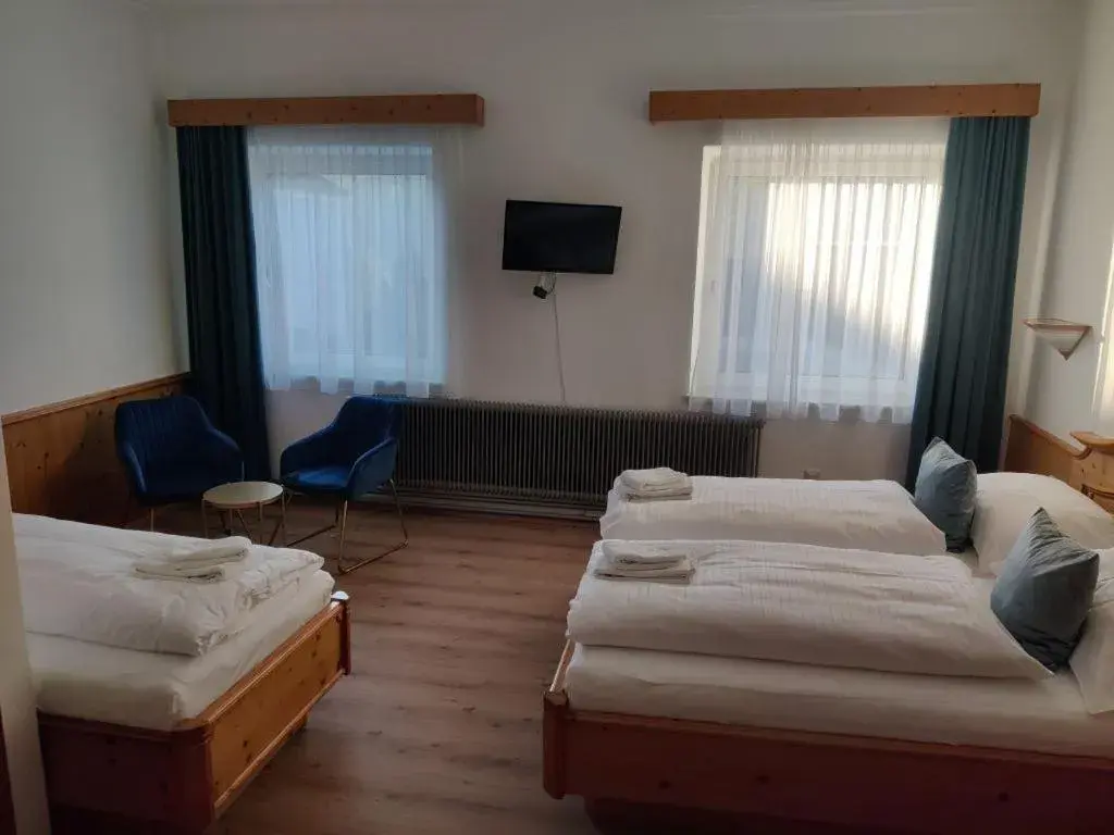 Triple Room in Neuhof Triple Room in Neuhof