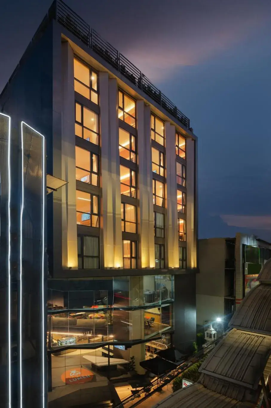 Lumen Bangkok Udomsuk Station Lumen Bangkok Udomsuk Station