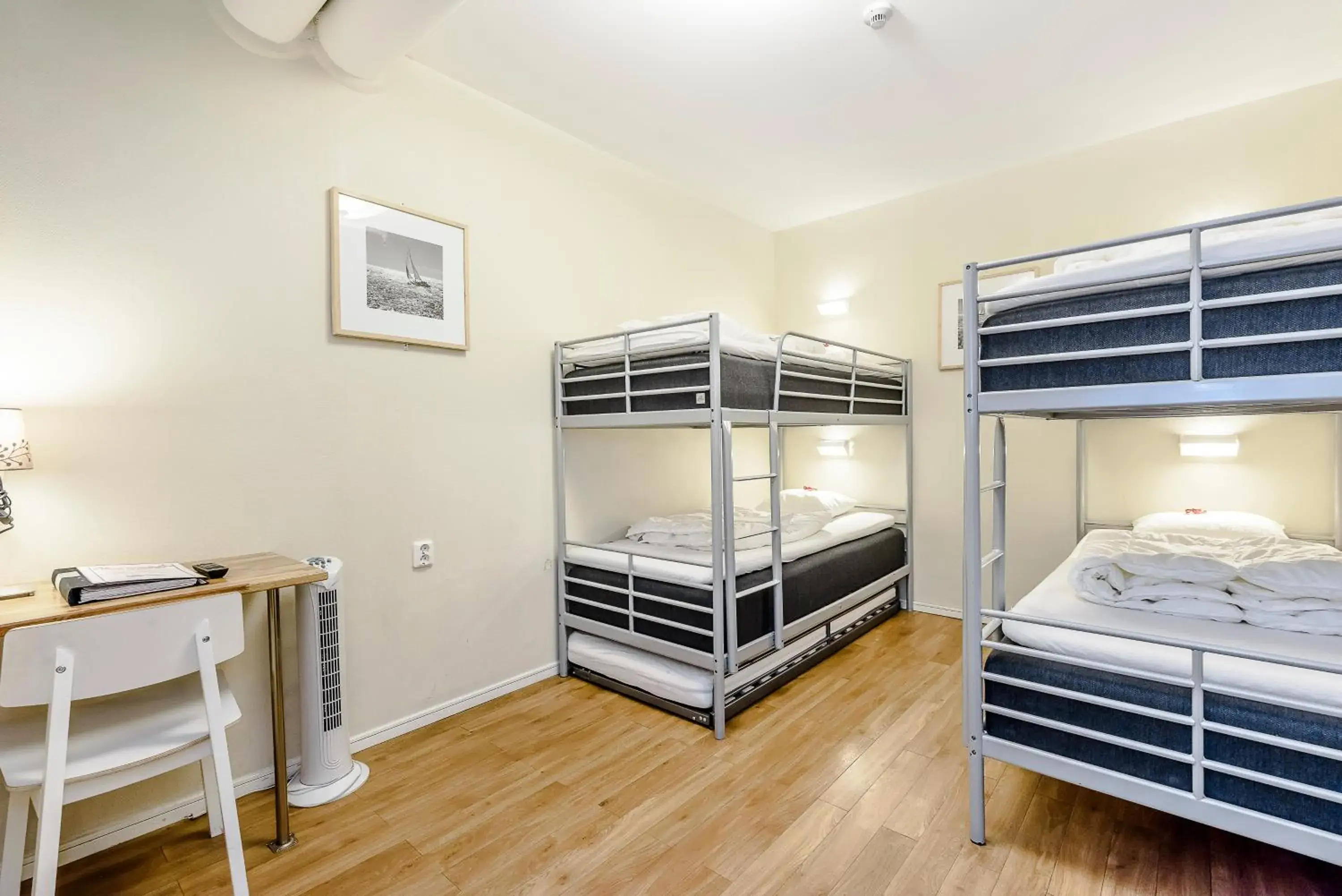 Quadruple Room with Shared Bathroom in City Hostel Quadruple Room with Shared Bathroom in City Hostel