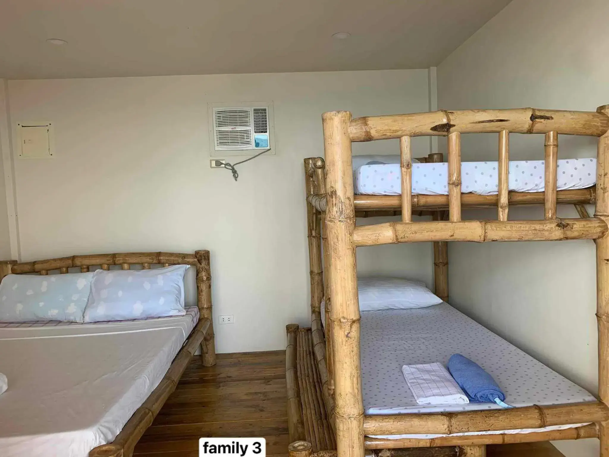 Family Room with Sea View in Casay Beach Huts by HiveRooms Family Room with Sea View in Casay Beach Huts by HiveRooms