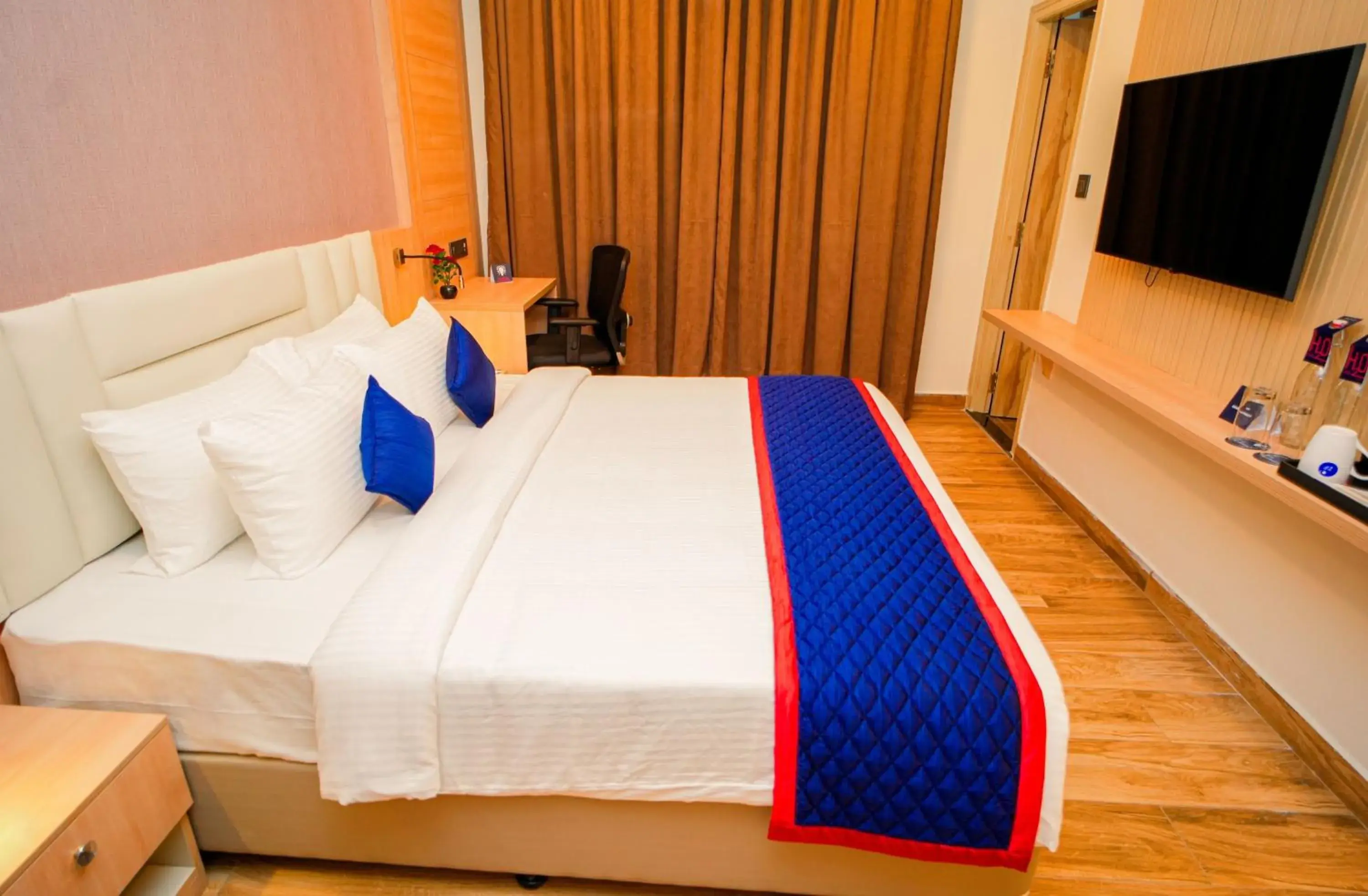 Superior King Room - single occupancy in Zip by Spree Hotels Phoenix Marathahalli Superior King Room - single occupancy in Zip by Spree Hotels Phoenix Marathahalli