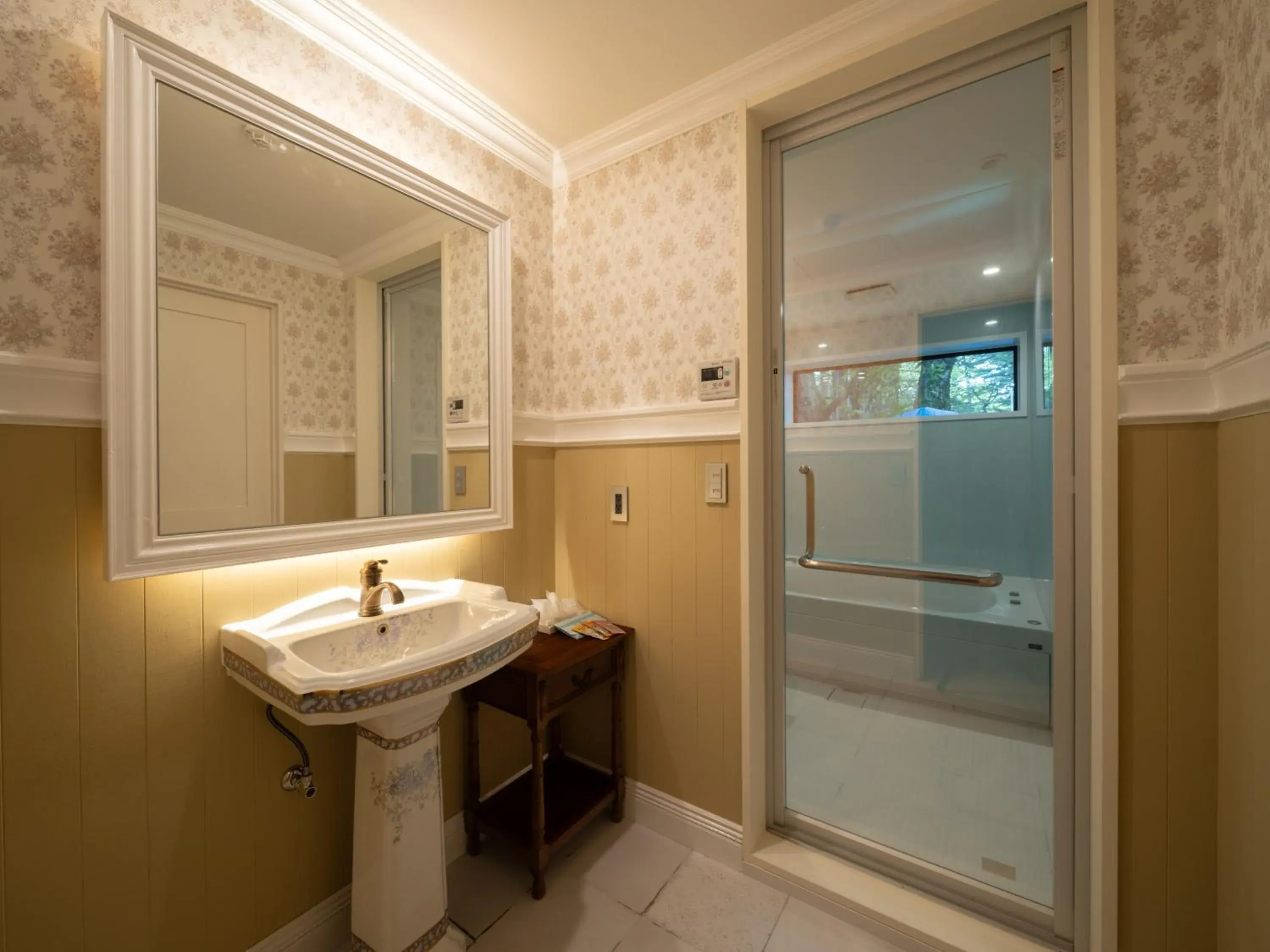 Executive Room in LONGINGHOUSE Kyukaruizawa Suwanomori Executive Room in LONGINGHOUSE Kyukaruizawa Suwanomori