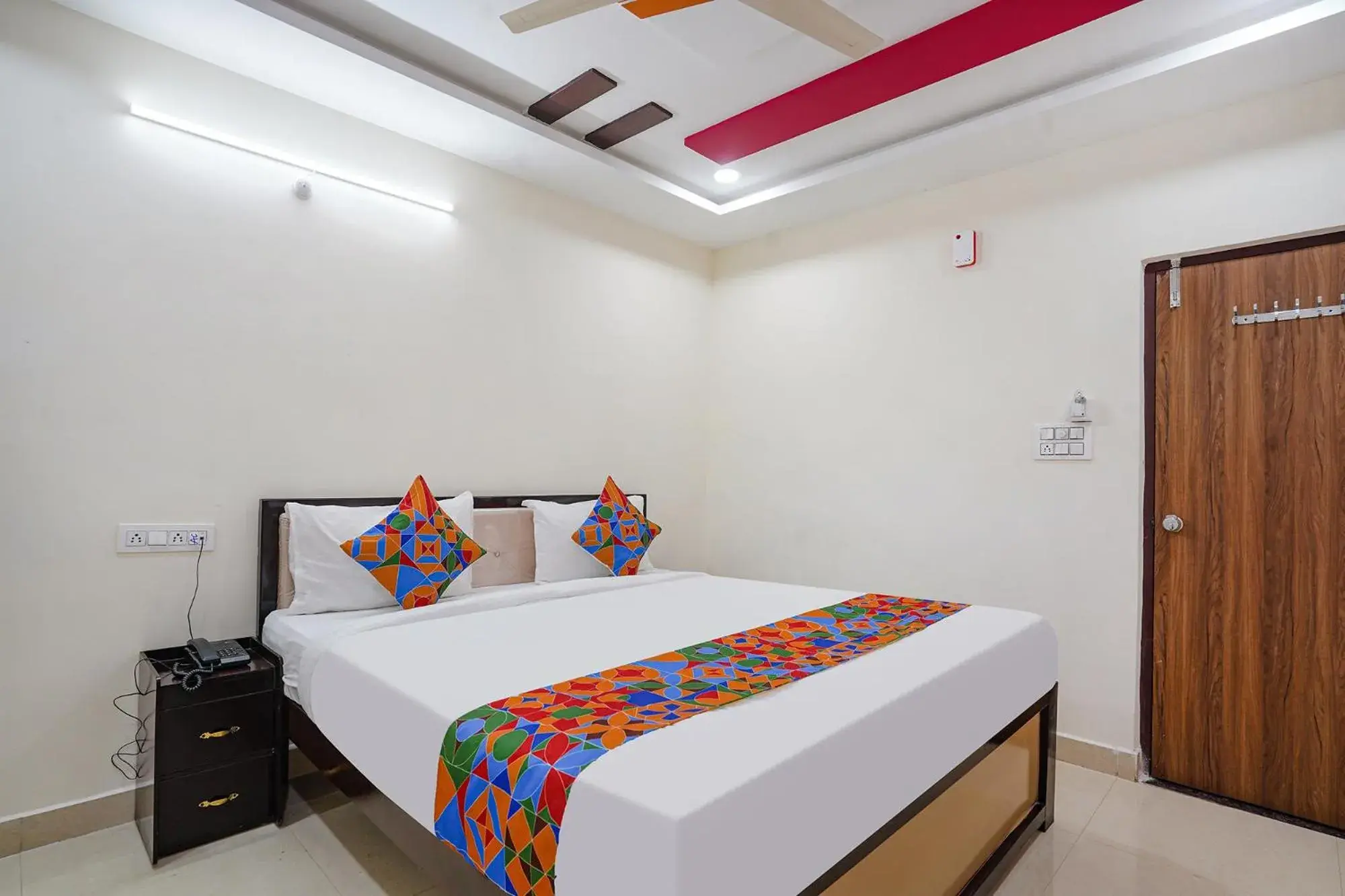 Deluxe Room - single occupancy in FabHotel Sri Karthikeya Grand - Nr Nexus Mall, Kukatpally Deluxe Room - single occupancy in FabHotel Sri Karthikeya Grand - Nr Nexus Mall, Kukatpally