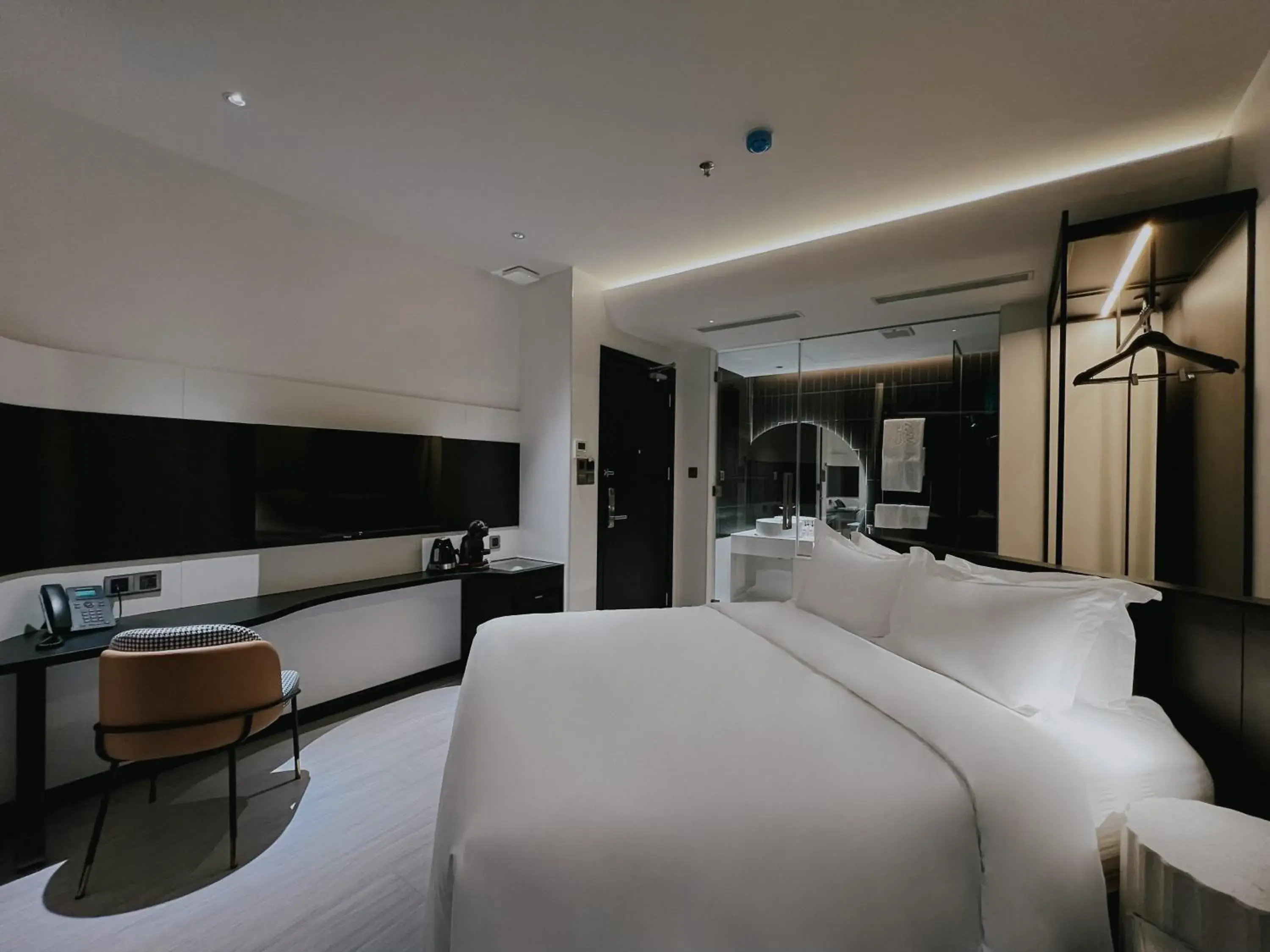 Suite with City View in The Concept Hotel HCMC- District 1 Suite with City View in The Concept Hotel HCMC- District 1