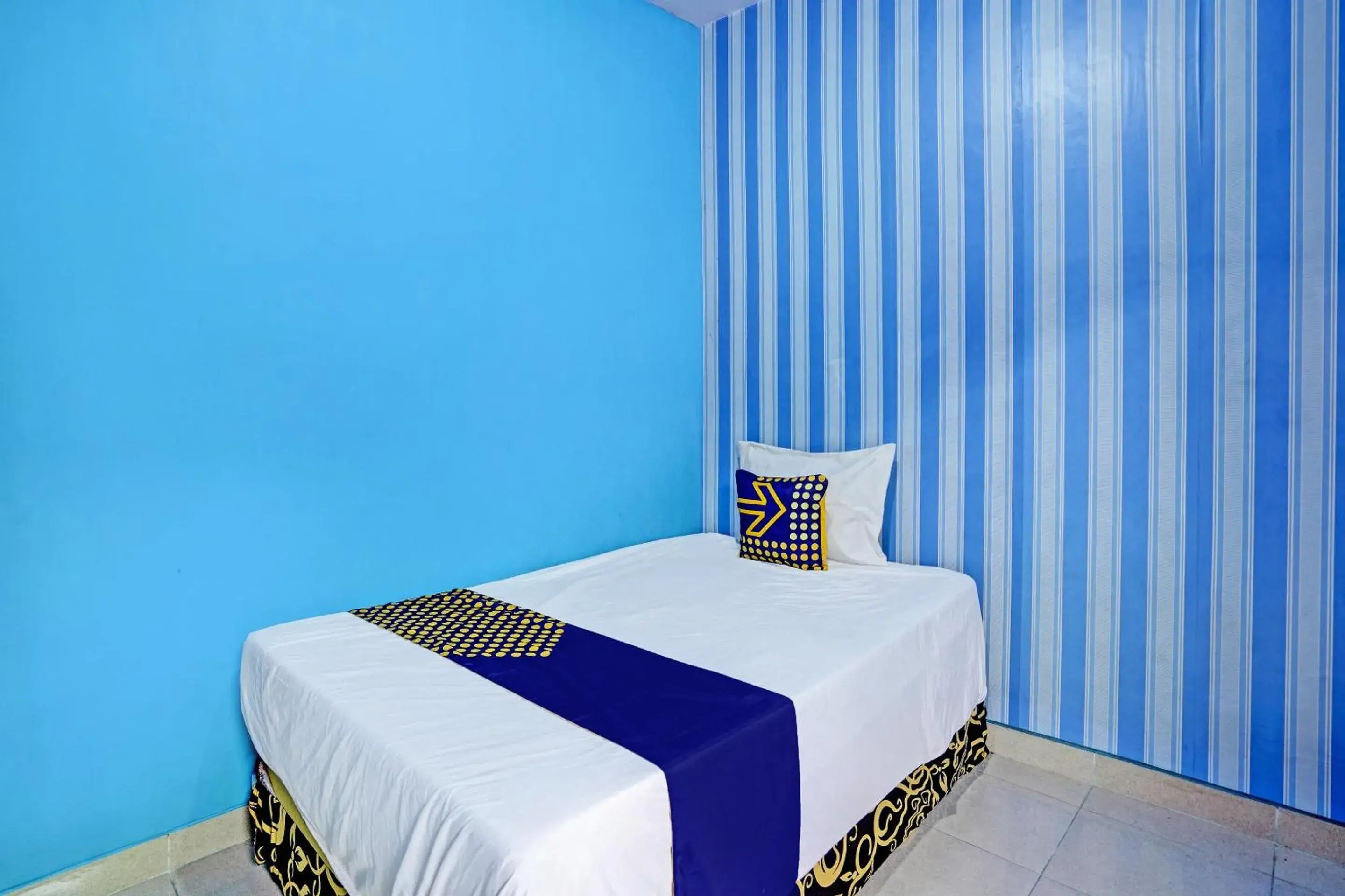 Small Single Room - single occupancy in Hotel O Gang Songo Syariah HomestayNearWisata Osing Small Single Room - single occupancy in Hotel O Gang Songo Syariah HomestayNearWisata Osing