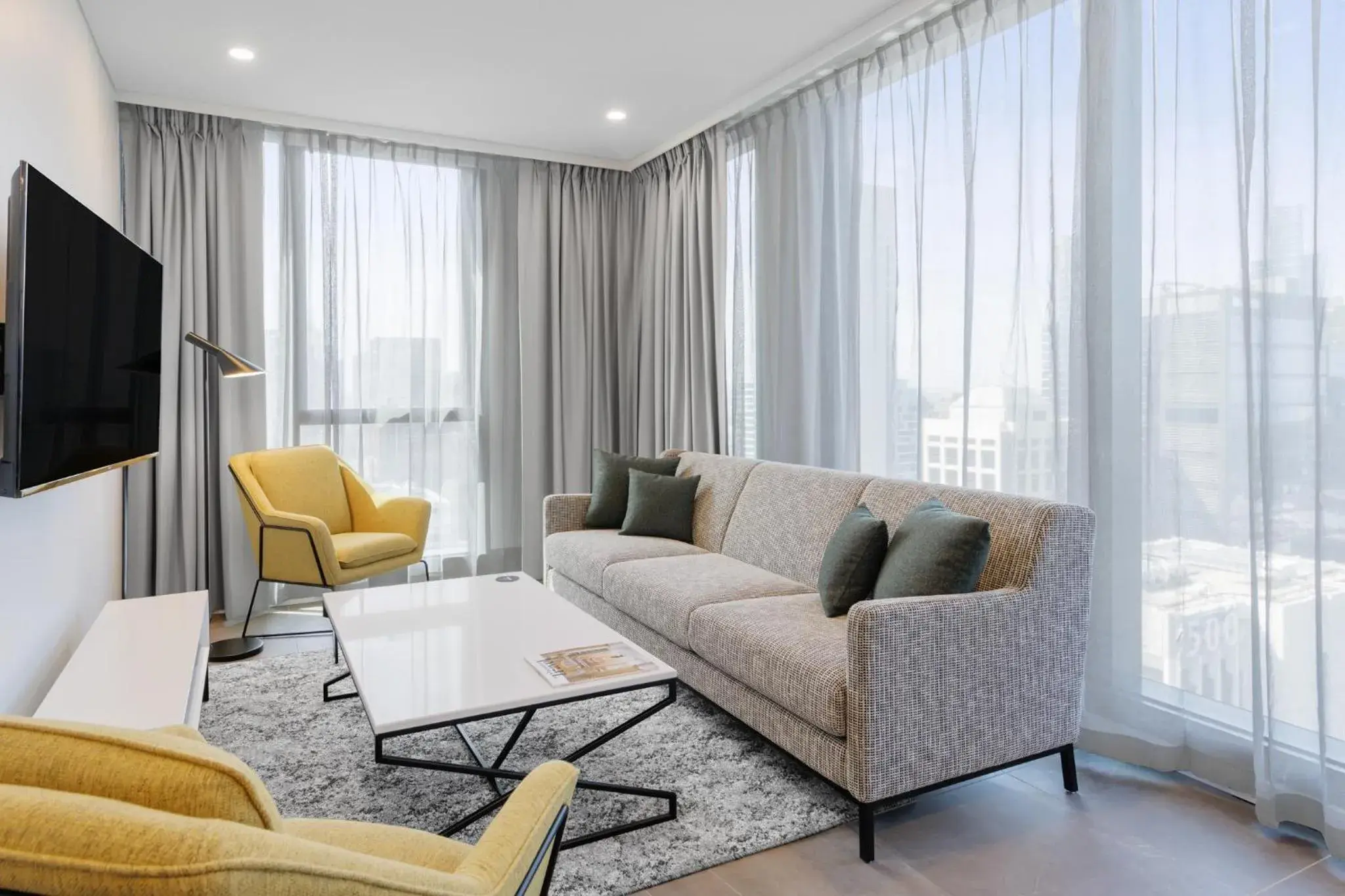 Three Bedroom Altitude Suite in Meriton Suites Melbourne Three Bedroom Altitude Suite in Meriton Suites Melbourne