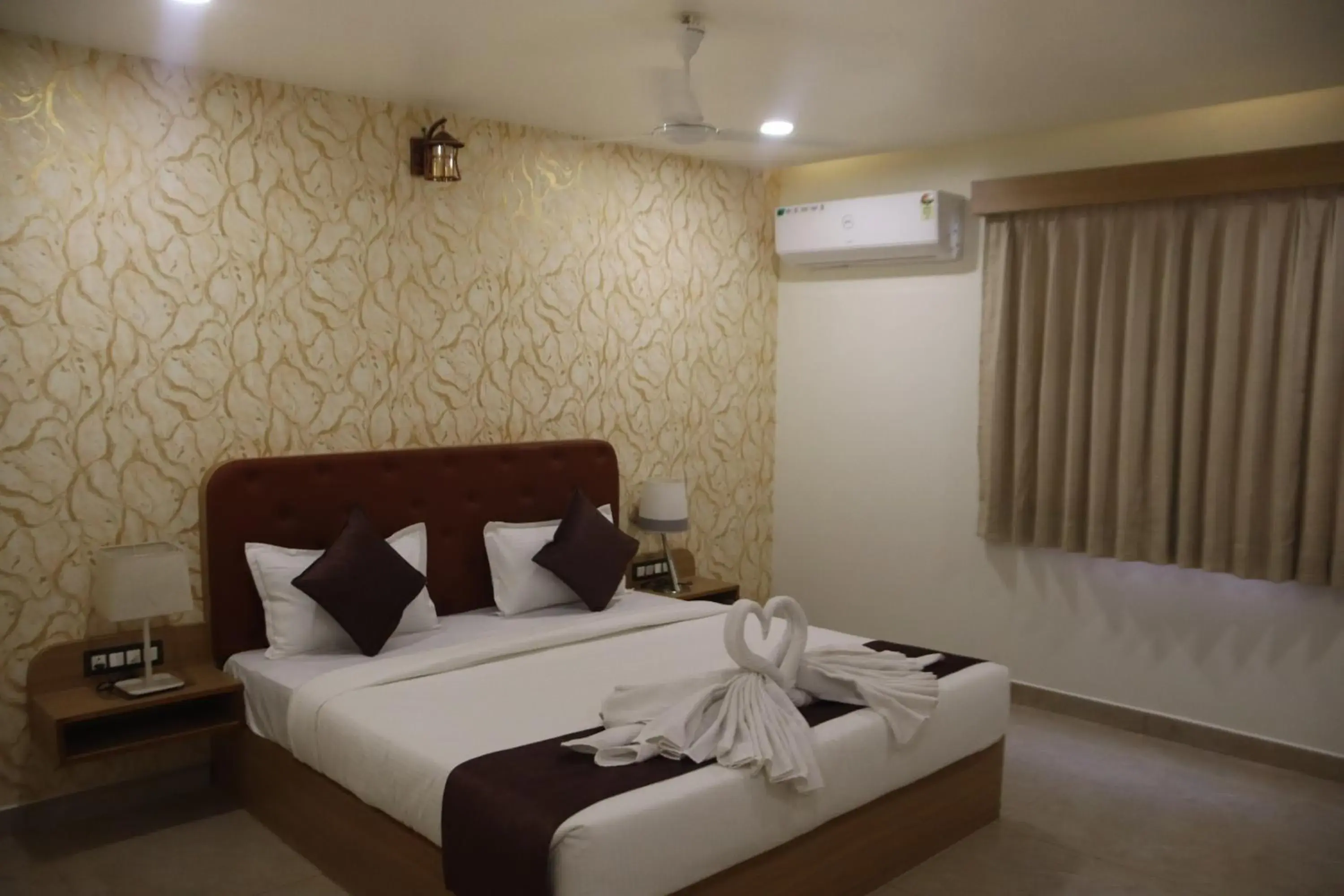 Deluxe Room in The Sky Comfort Beach Hotel, Dwarka Deluxe Room in The Sky Comfort Beach Hotel, Dwarka