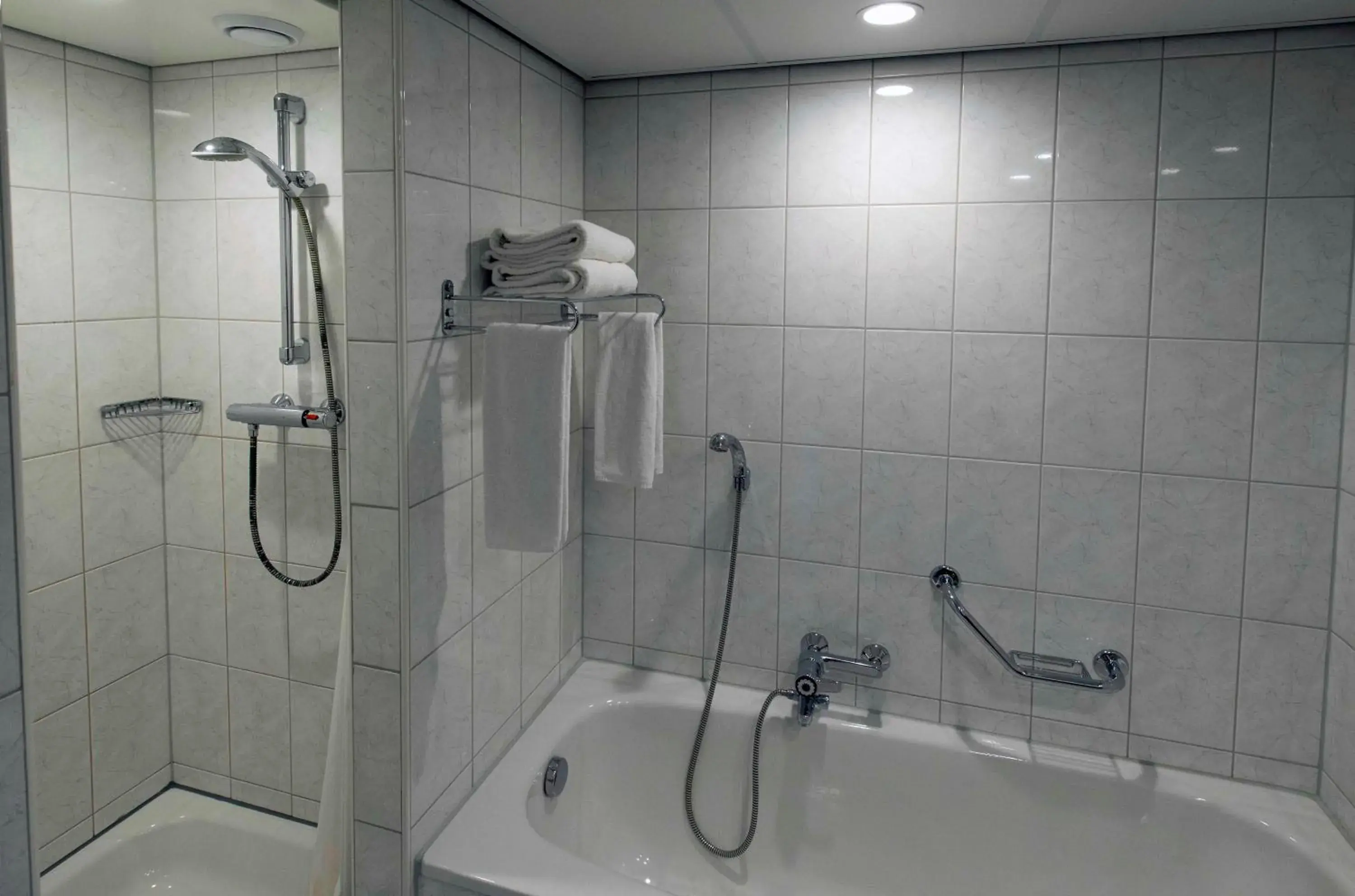 Triple Room - single occupancy in Grand Hotel Amstelveen Triple Room - single occupancy in Grand Hotel Amstelveen