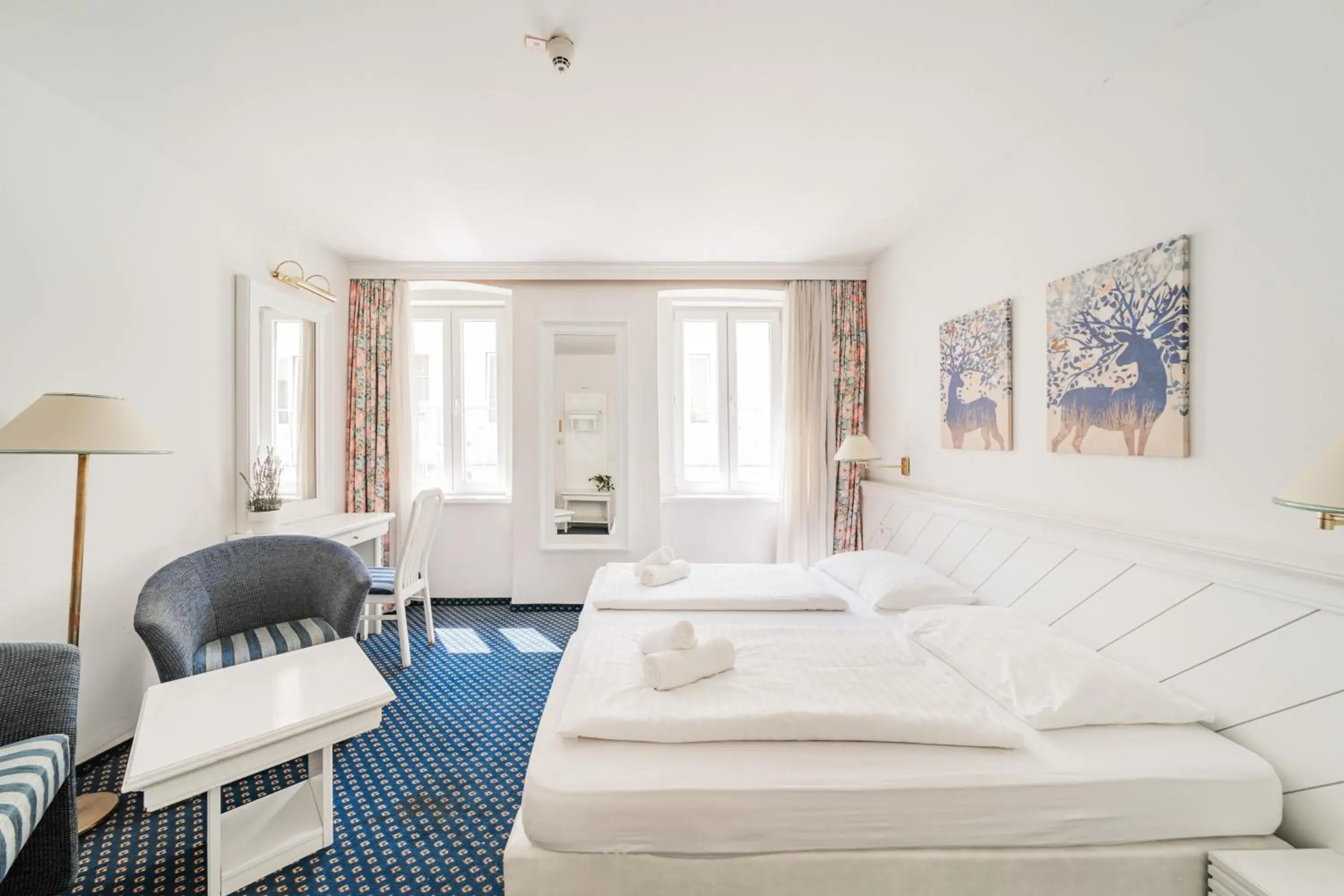 Standard Quadruple Room in Self-Check-In Hotel Adlon Standard Quadruple Room in Self-Check-In Hotel Adlon