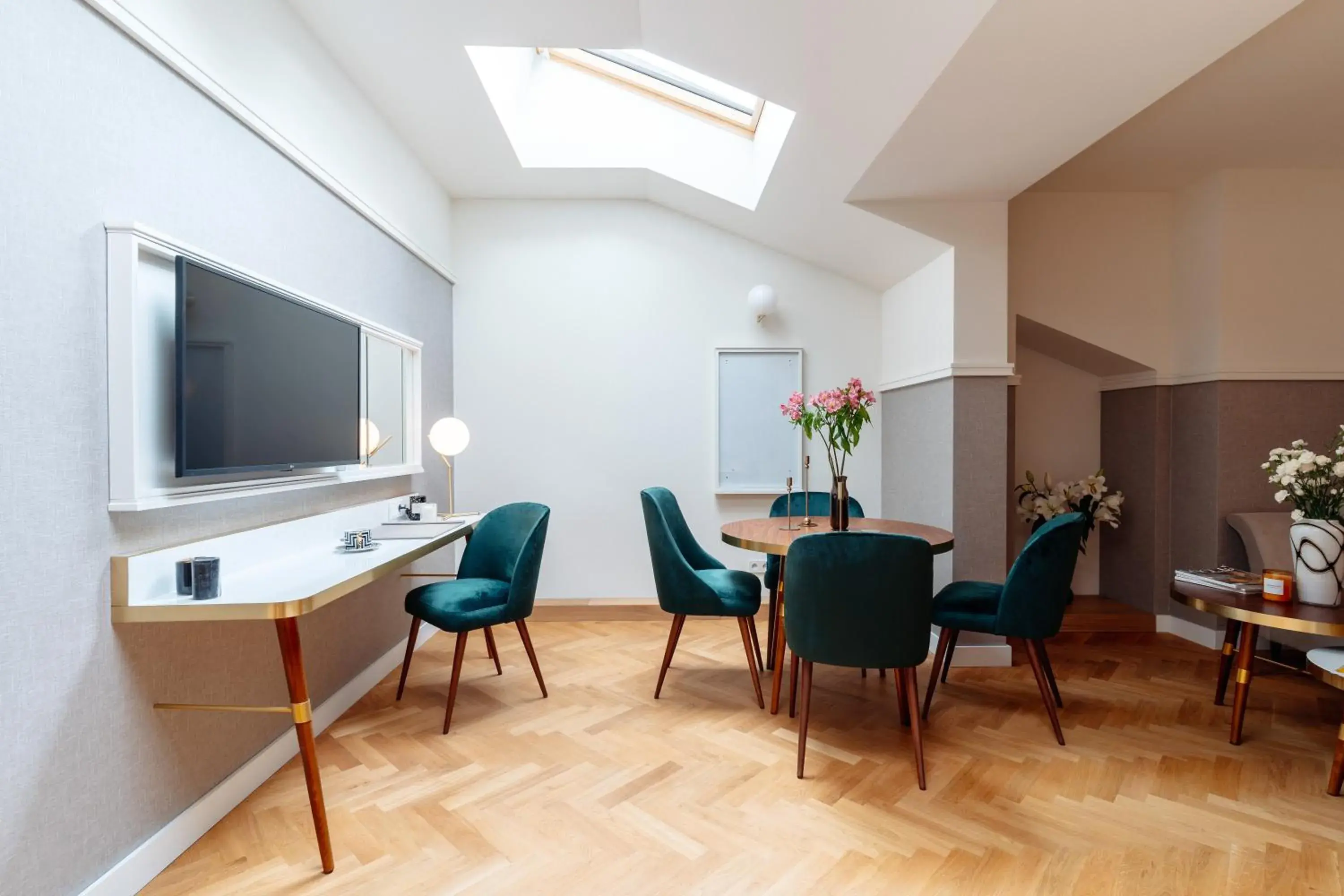 Superior Apartment in WillaWawel - LoftAffair Collection Superior Apartment in WillaWawel - LoftAffair Collection