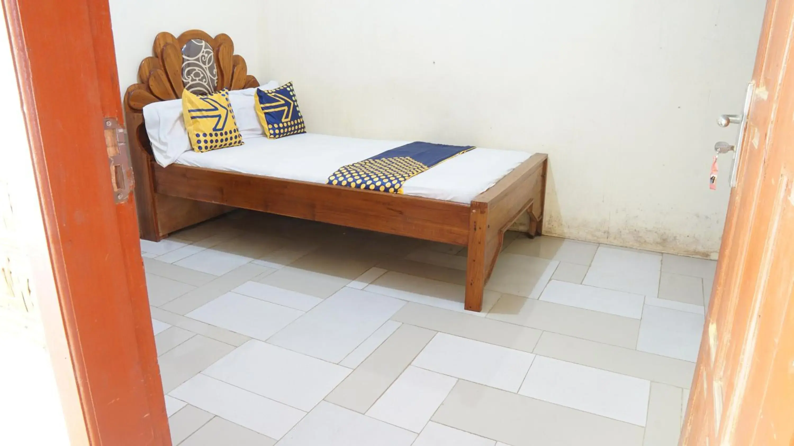 Budget Double Room in Hotel O Homestay Srikandi Pulau Merah BeachNearPantai Pancer Budget Double Room in Hotel O Homestay Srikandi Pulau Merah BeachNearPantai Pancer