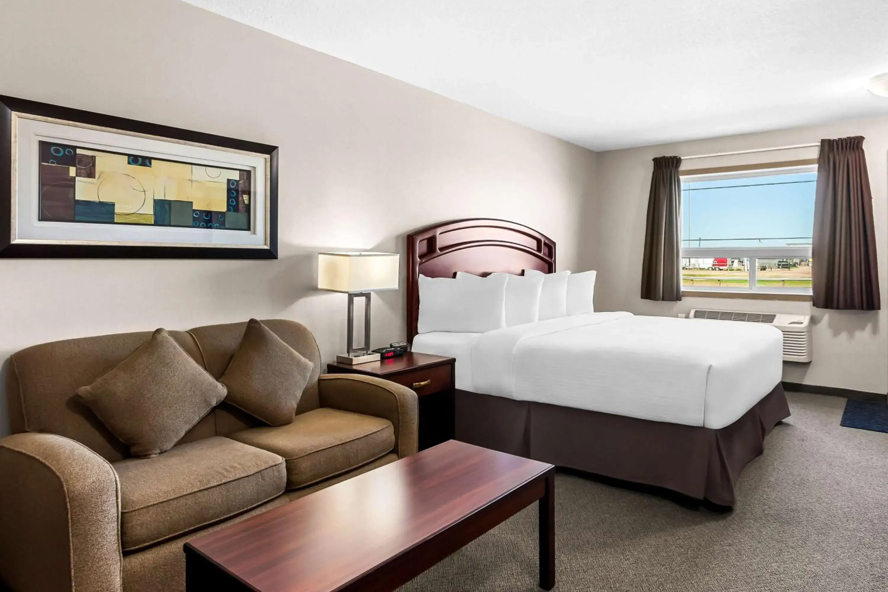 King Room in SureStay Hotel by Best Western Bassano King Room in SureStay Hotel by Best Western Bassano