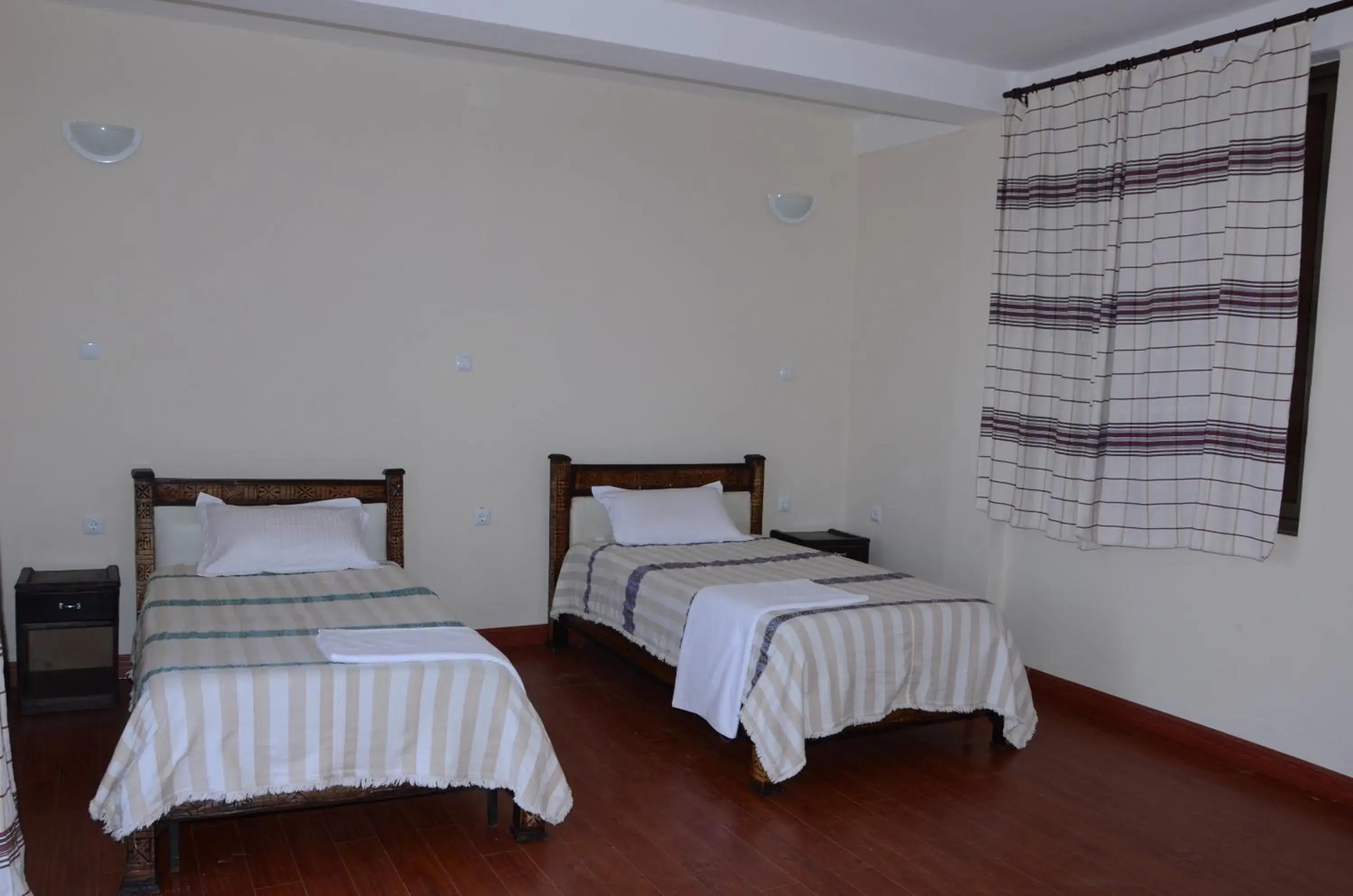 Twin Room with Mountain View in Zan-Seyoum Hotel - Lalibela Twin Room with Mountain View in Zan-Seyoum Hotel - Lalibela