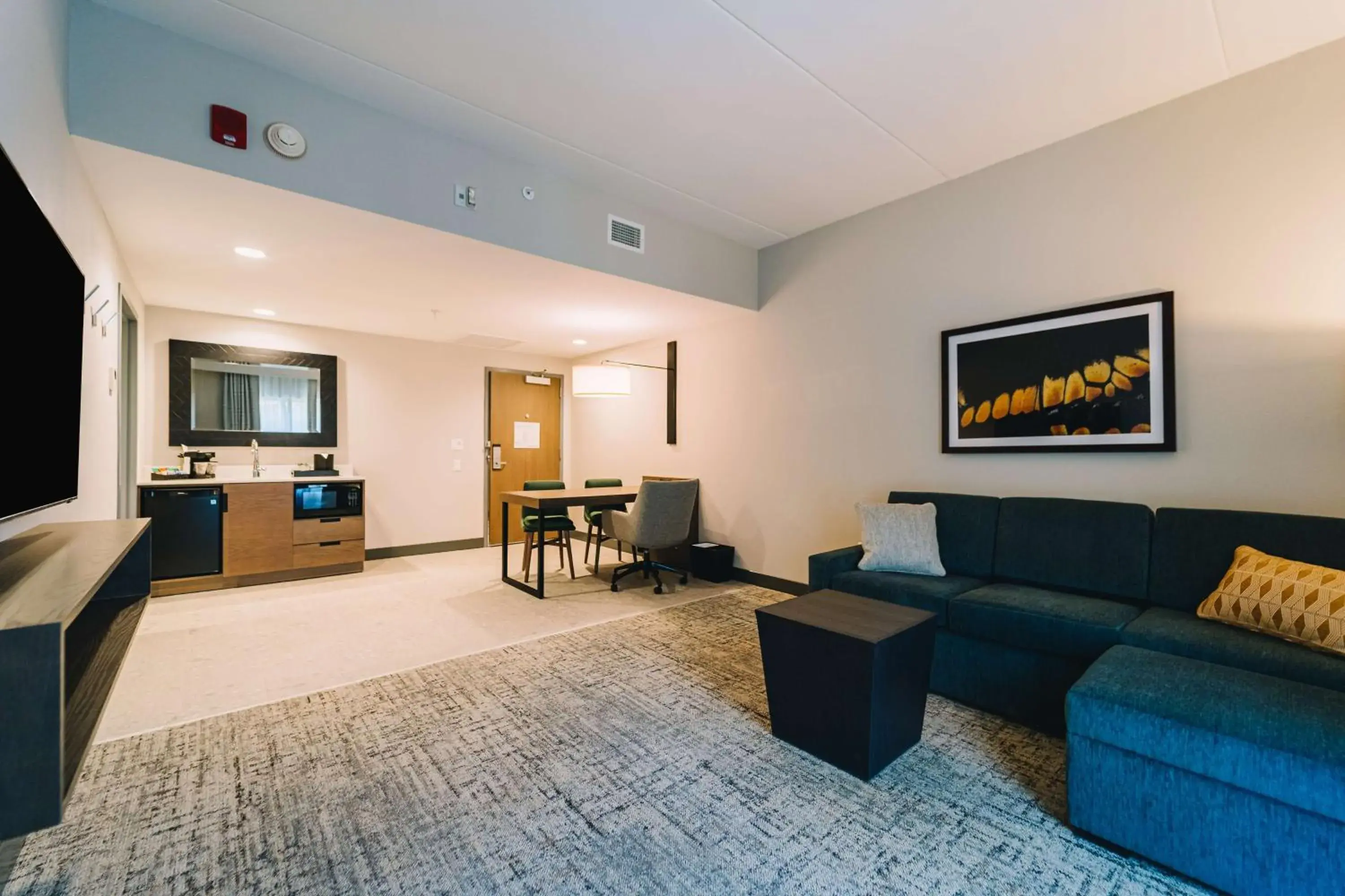 Two-Room King Suite in Embassy Suites By Hilton Gatlinburg Resort Two-Room King Suite in Embassy Suites By Hilton Gatlinburg Resort