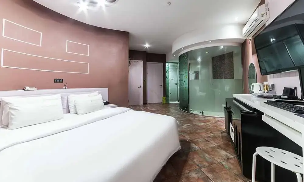 Superior Double Room in Paju Picasso Superior Double Room in Paju Picasso