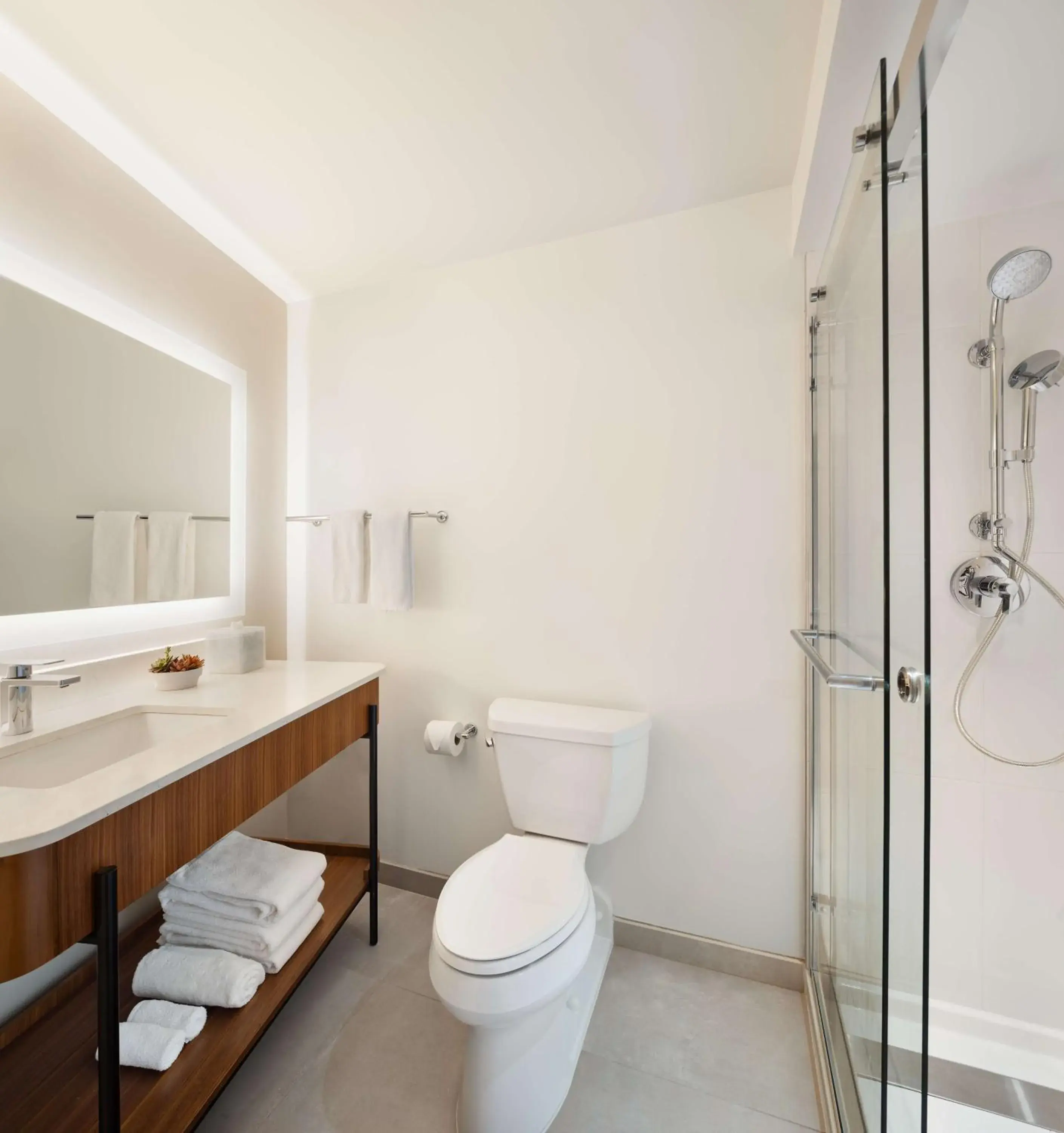 King Room with Balcony and River View in Hyatt Regency New Brunswick King Room with Balcony and River View in Hyatt Regency New Brunswick