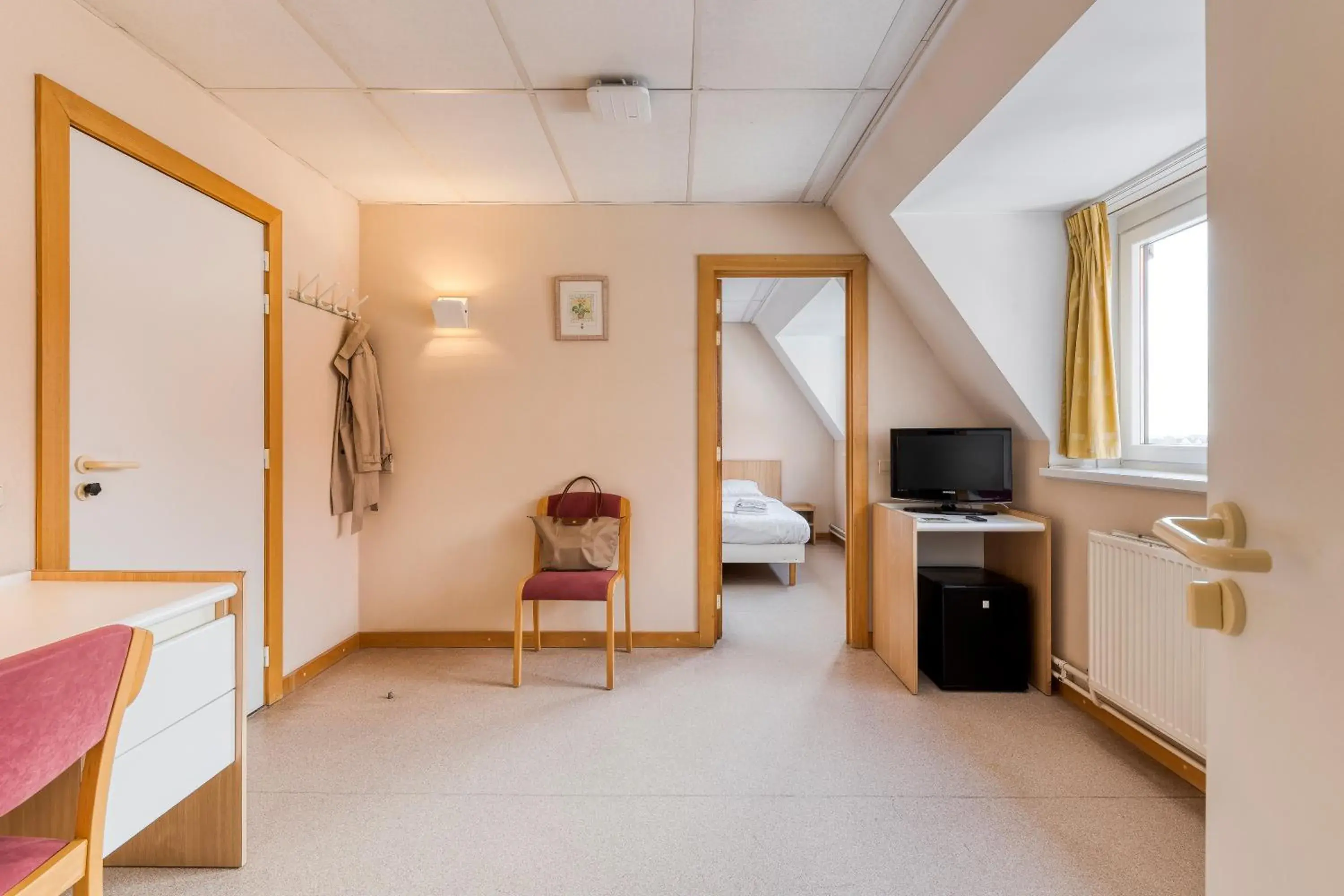 Budget Double Room in Corsendonk Duinse Polders Budget Double Room in Corsendonk Duinse Polders