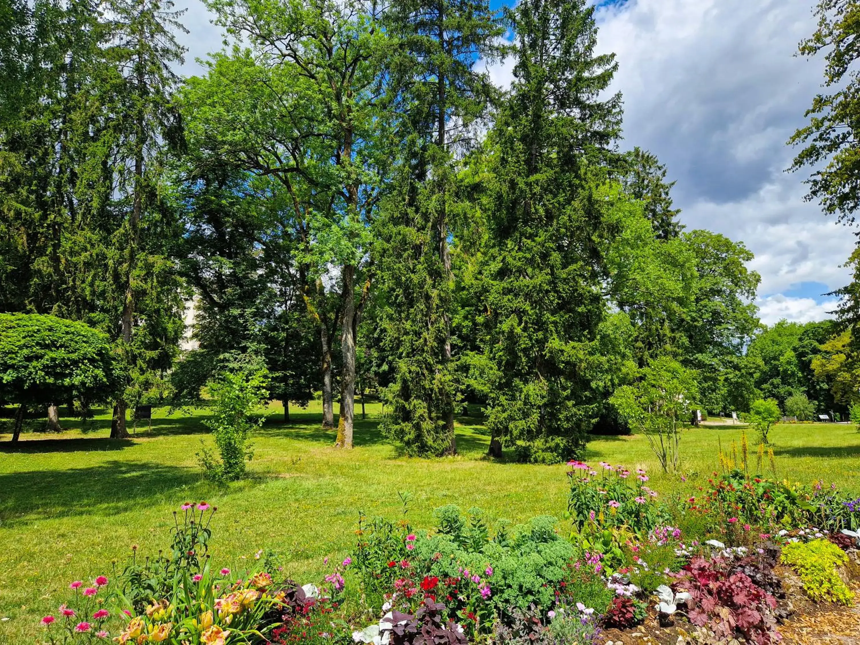 Queen Room with Garden View in La Souveraine Queen Room with Garden View in La Souveraine