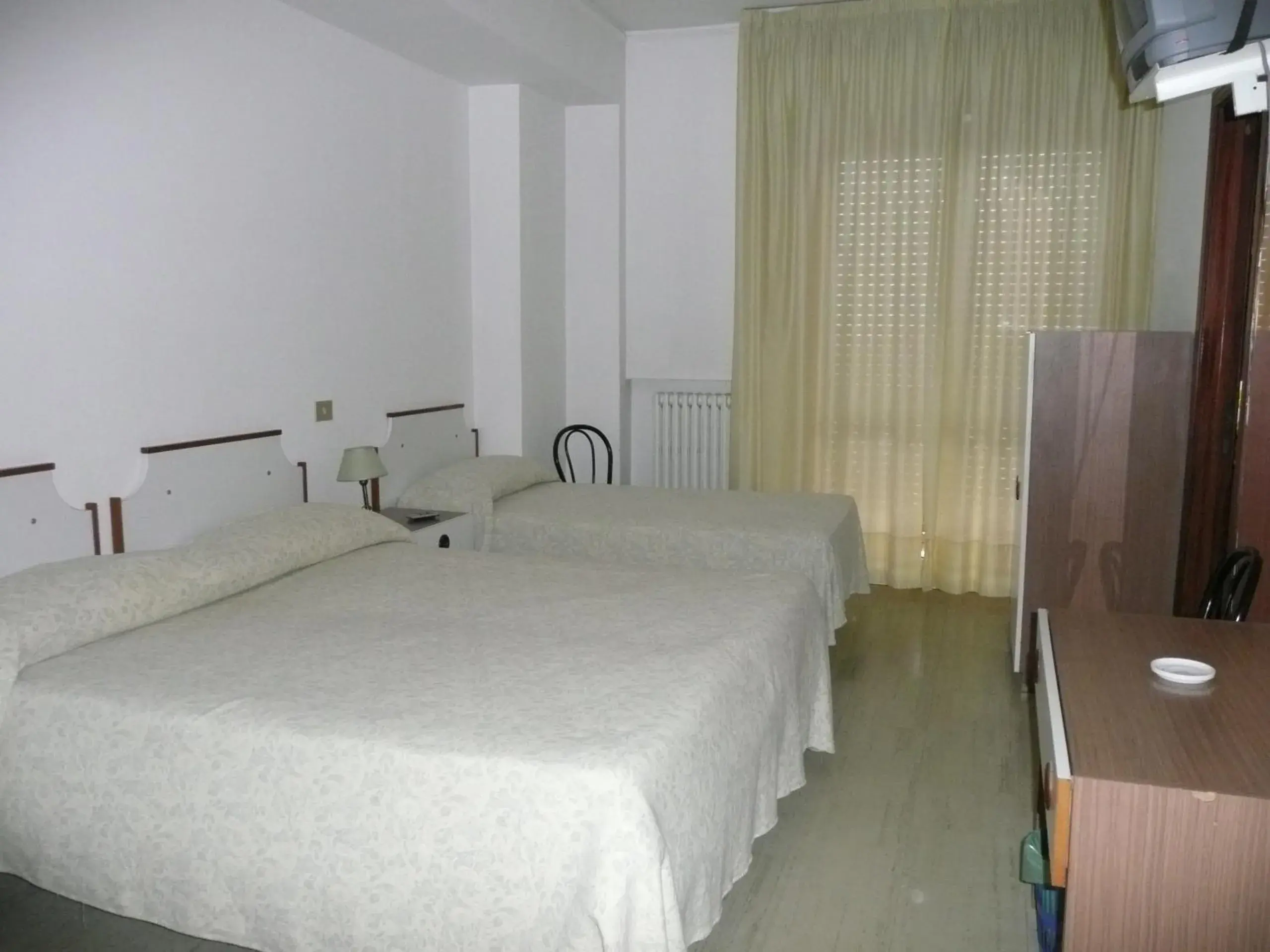 Triple Room with Balcony and Sea View in Albergo Tenda Verde Triple Room with Balcony and Sea View in Albergo Tenda Verde