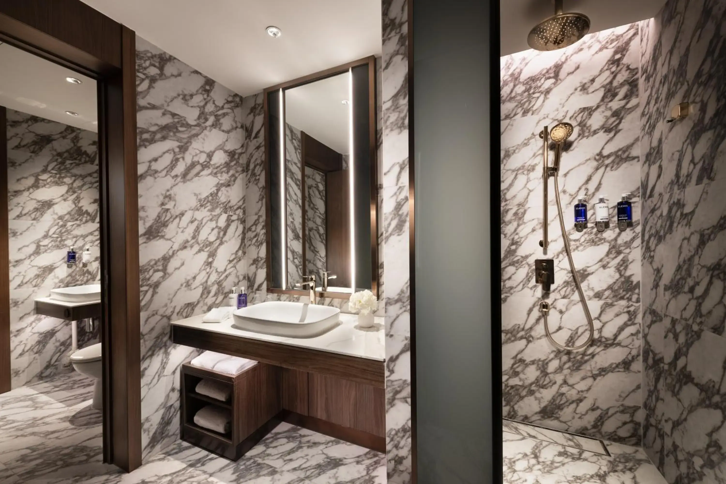 Executive Suite in Dorsett Kai Tak Executive Suite in Dorsett Kai Tak