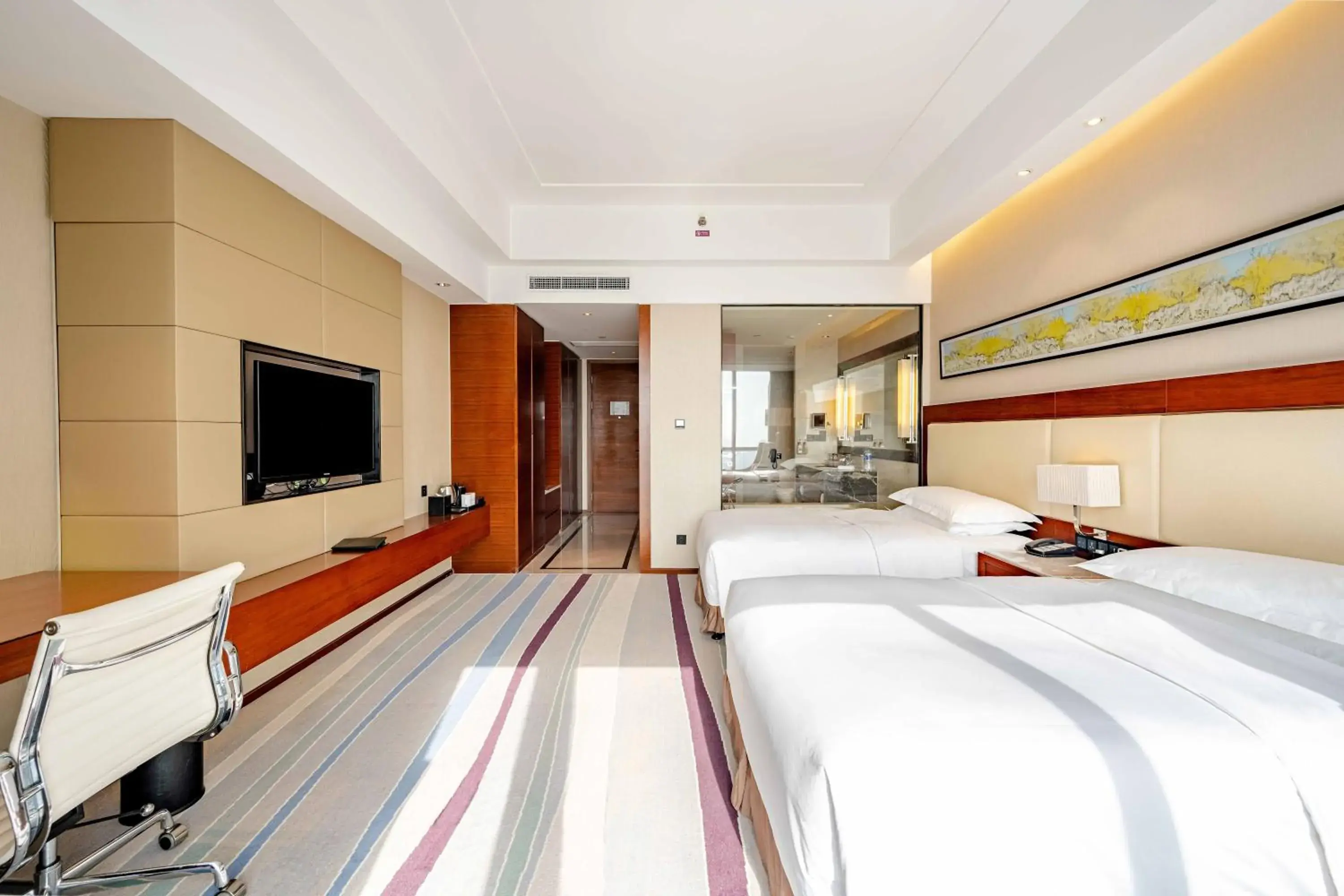 Standard King Room with City View - Lounge Access in Crowne Plaza Wuxi Taihu, an IHG Hotel Standard King Room with City View - Lounge Access in Crowne Plaza Wuxi Taihu, an IHG Hotel