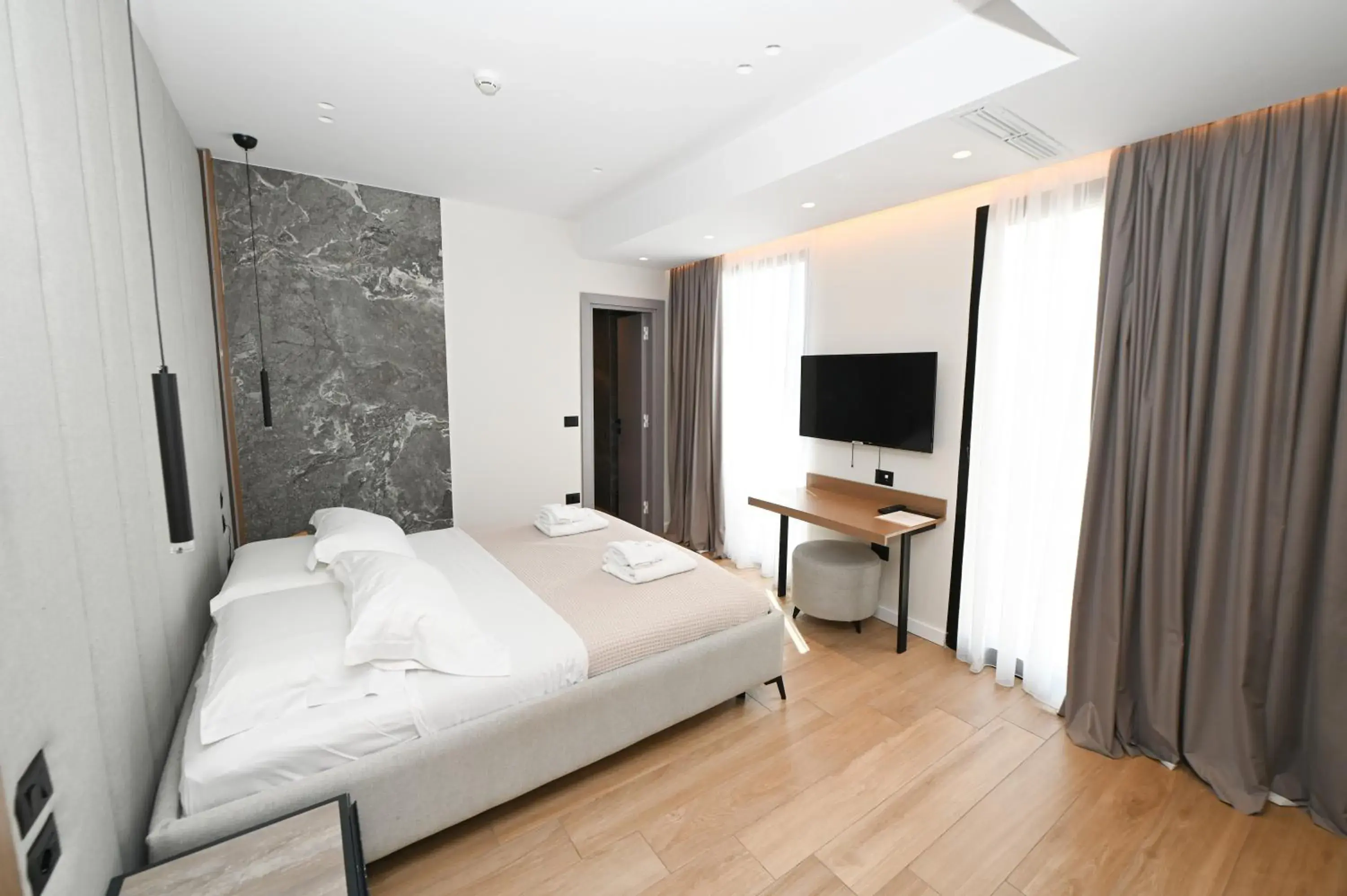 Deluxe Double Room with Sea View in La Onda Hotel Durres Deluxe Double Room with Sea View in La Onda Hotel Durres