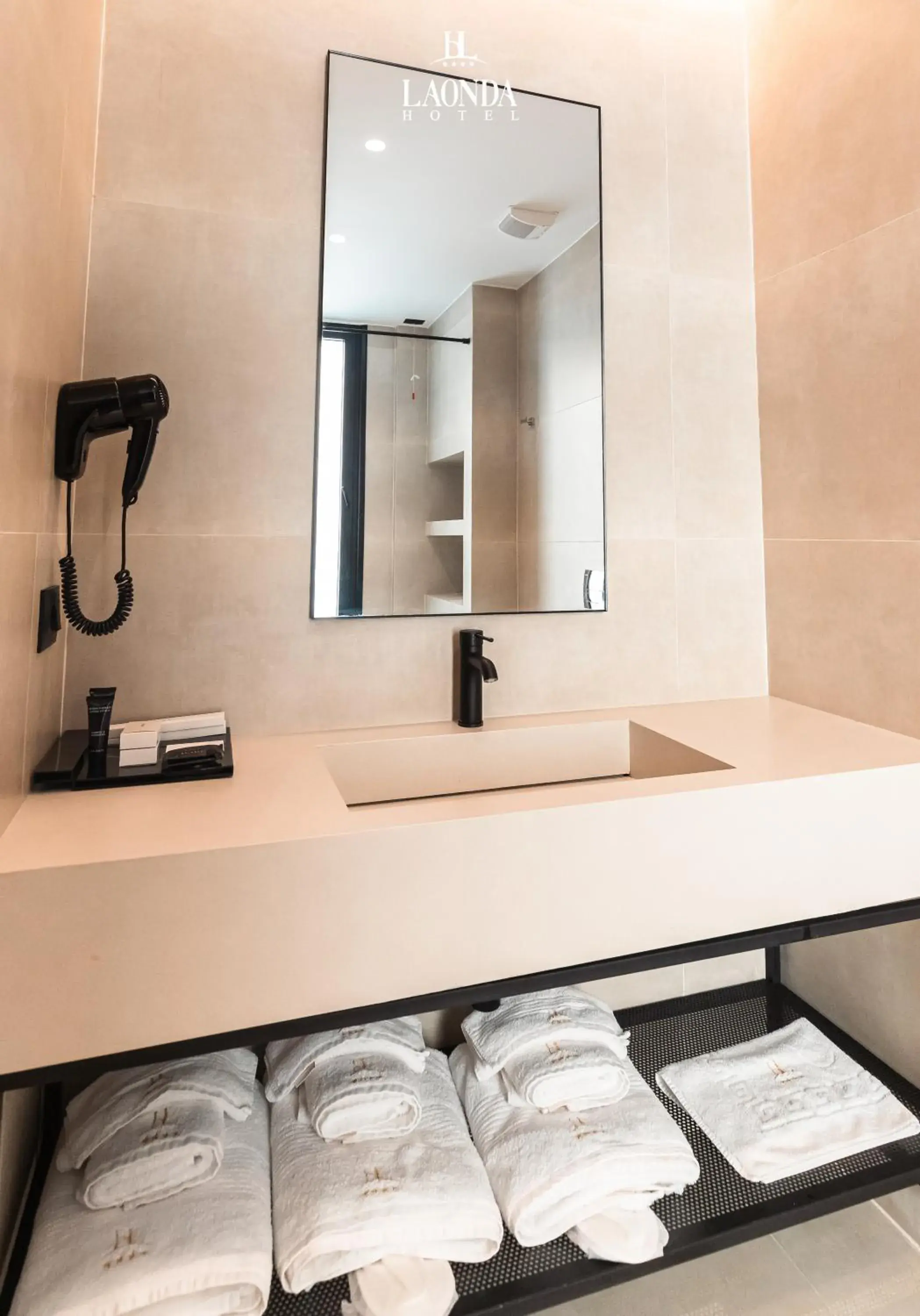 Standard Triple Room in La Onda Hotel Durres Standard Triple Room in La Onda Hotel Durres