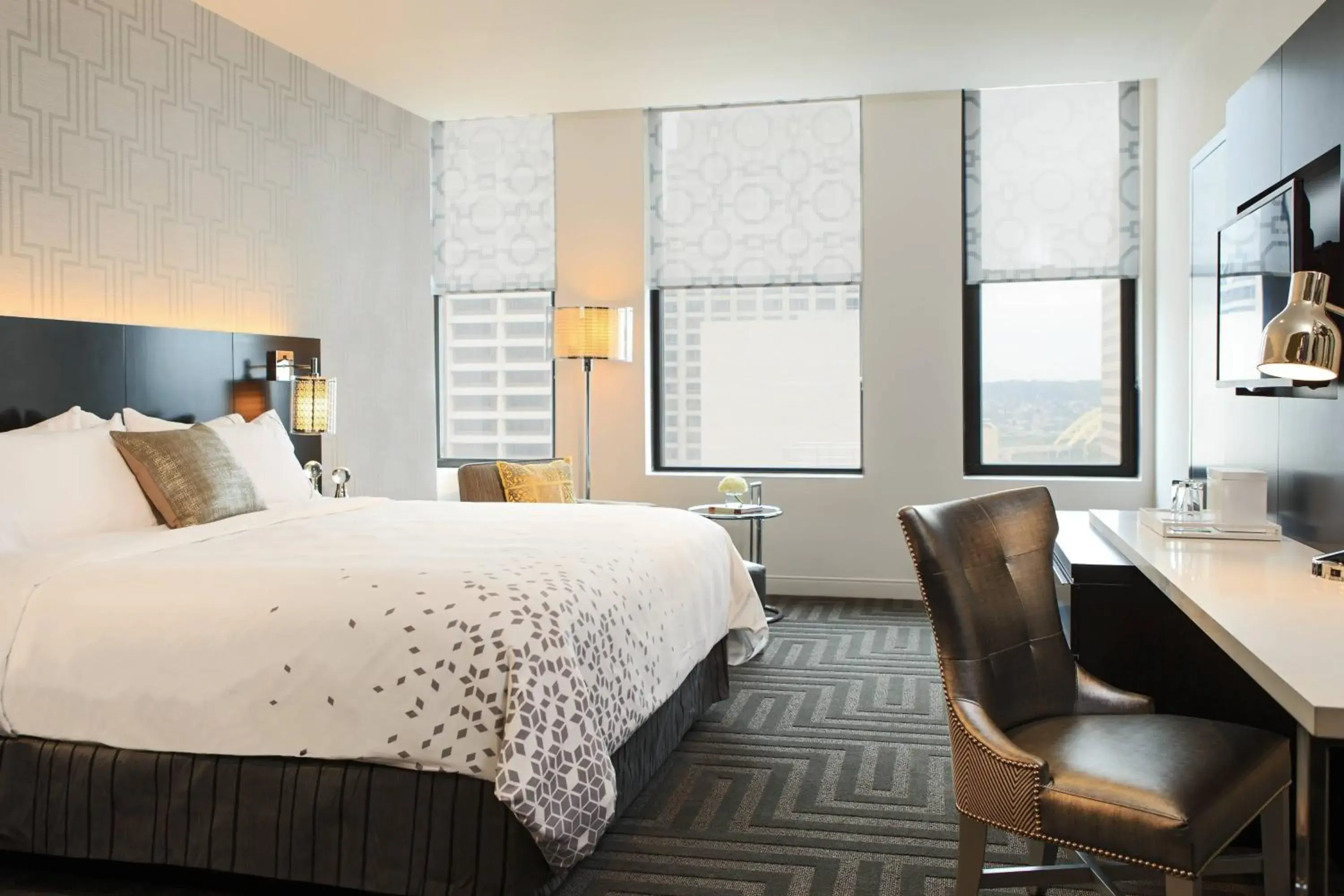 King Room with Roll-in Shower - Mobility and Hearing Accessible in Renaissance Cincinnati Downtown Hotel King Room with Roll-in Shower - Mobility and Hearing Accessible in Renaissance Cincinnati Downtown Hotel