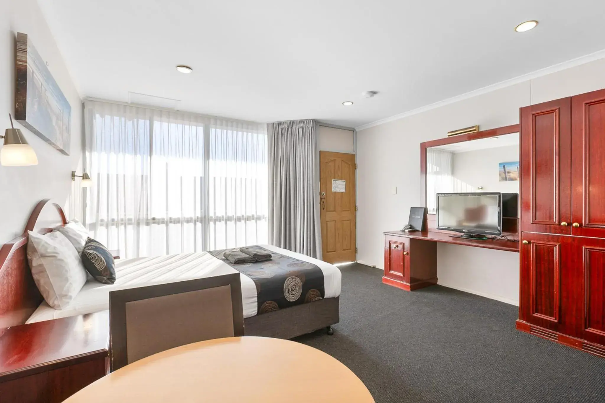 Deluxe Queen Room in Best Western Port Lincoln Deluxe Queen Room in Best Western Port Lincoln