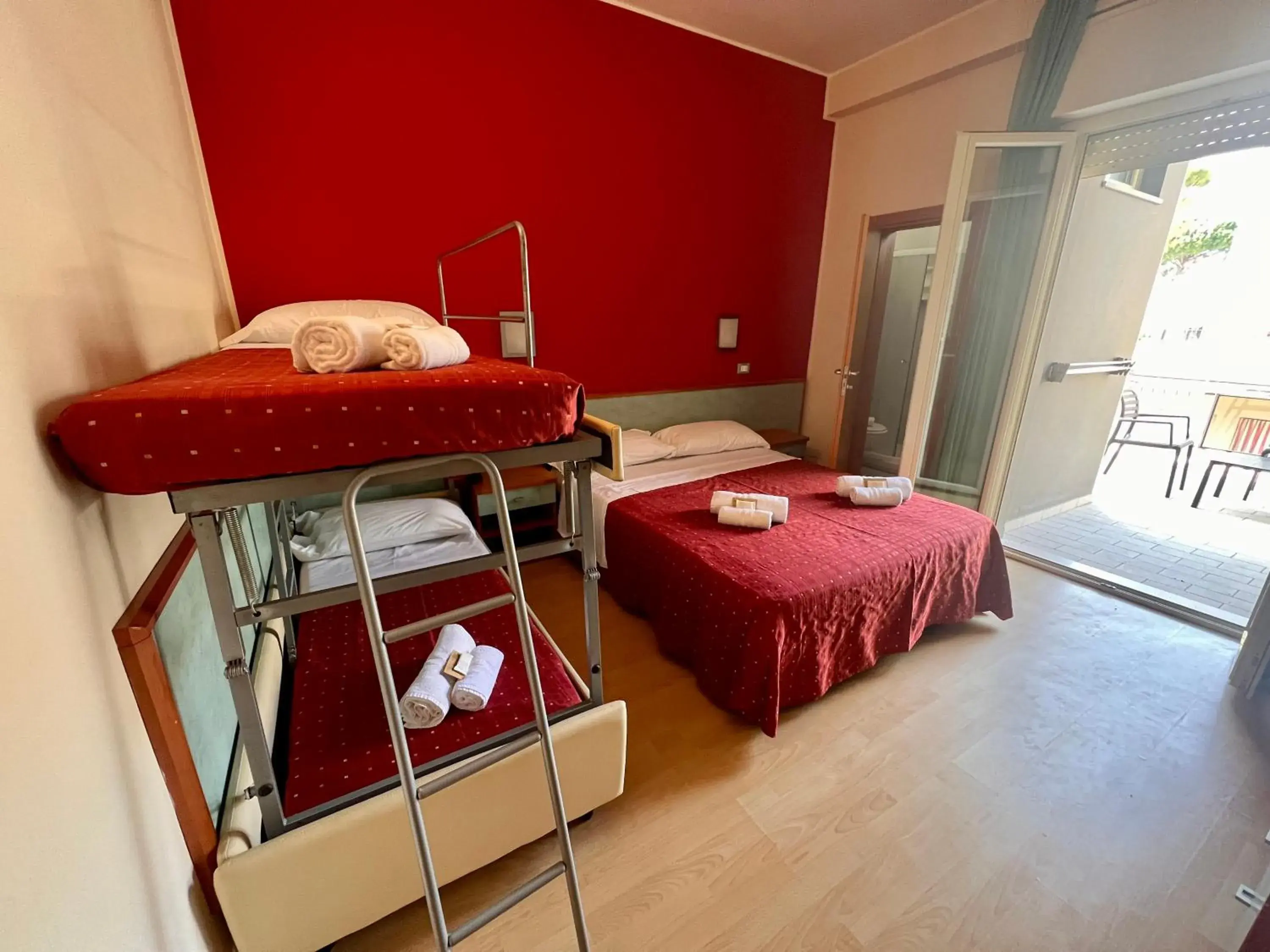 Quadruple Room in Hotel Villa Tina Quadruple Room in Hotel Villa Tina