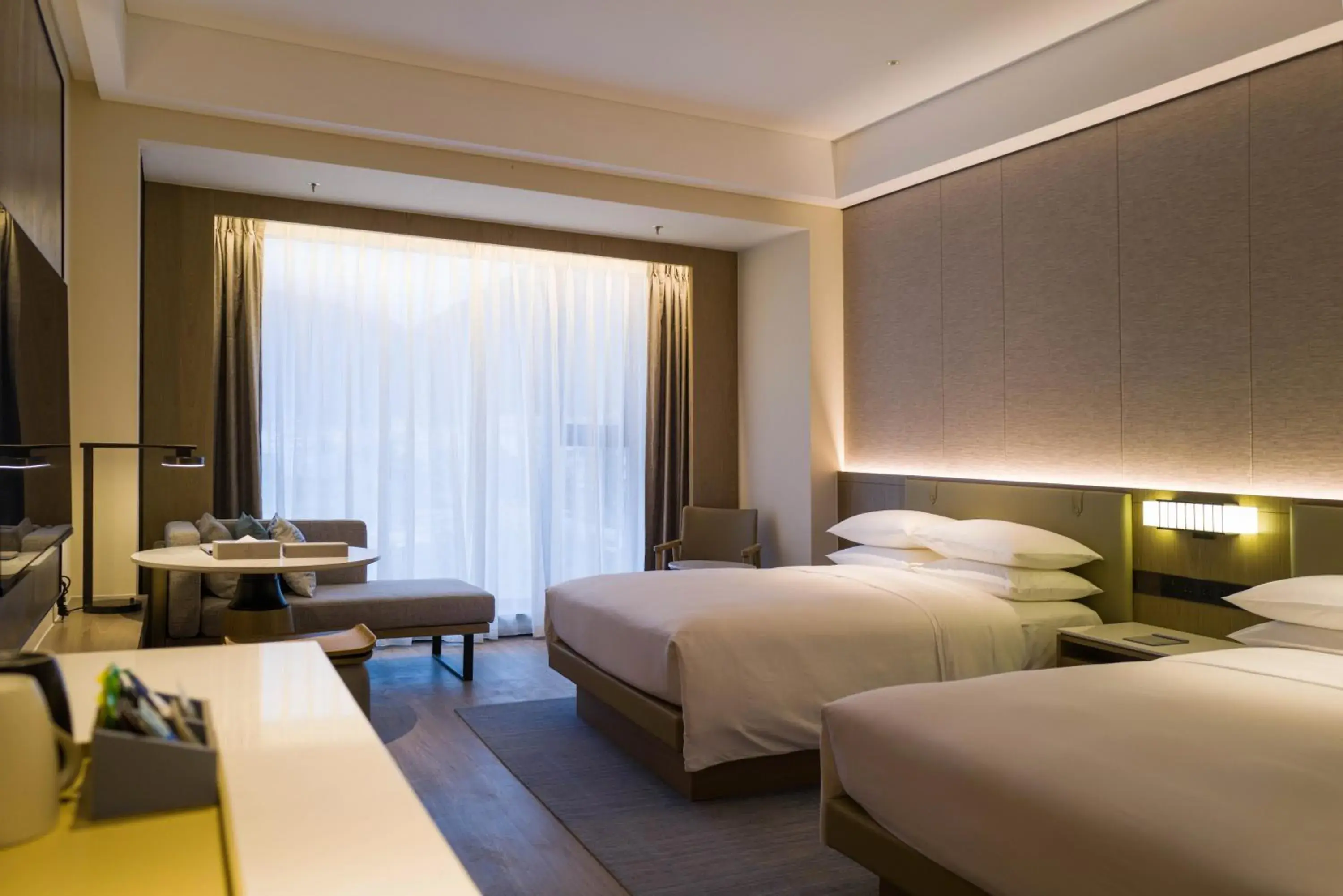 Standard Double Room with Two Double Beds and Mountain View in Delta Hotels by Marriott Jiuzhaigou Standard Double Room with Two Double Beds and Mountain View in Delta Hotels by Marriott Jiuzhaigou