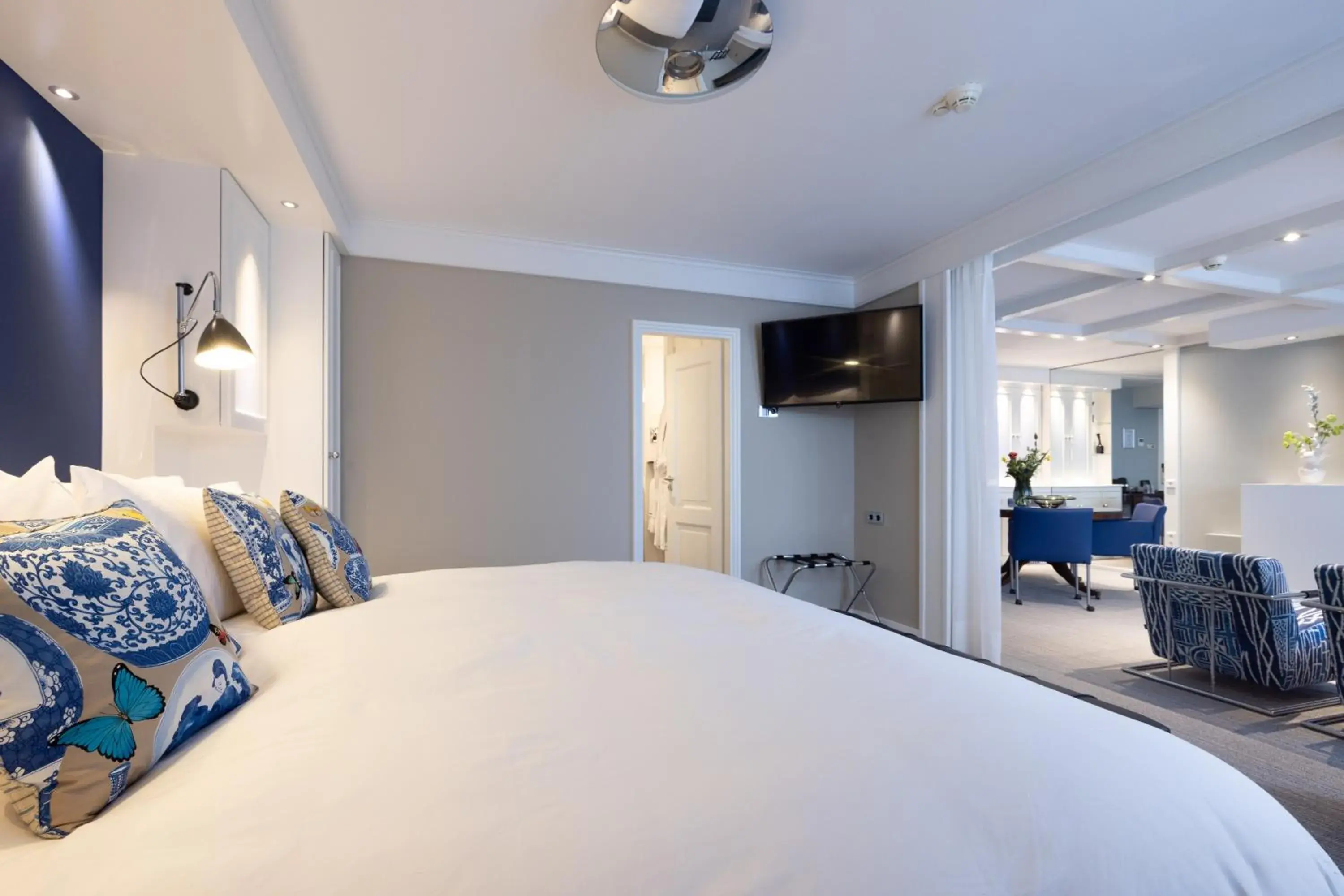 Superior Suite in Golden Tulip Hotel Central Superior Suite in Golden Tulip Hotel Central