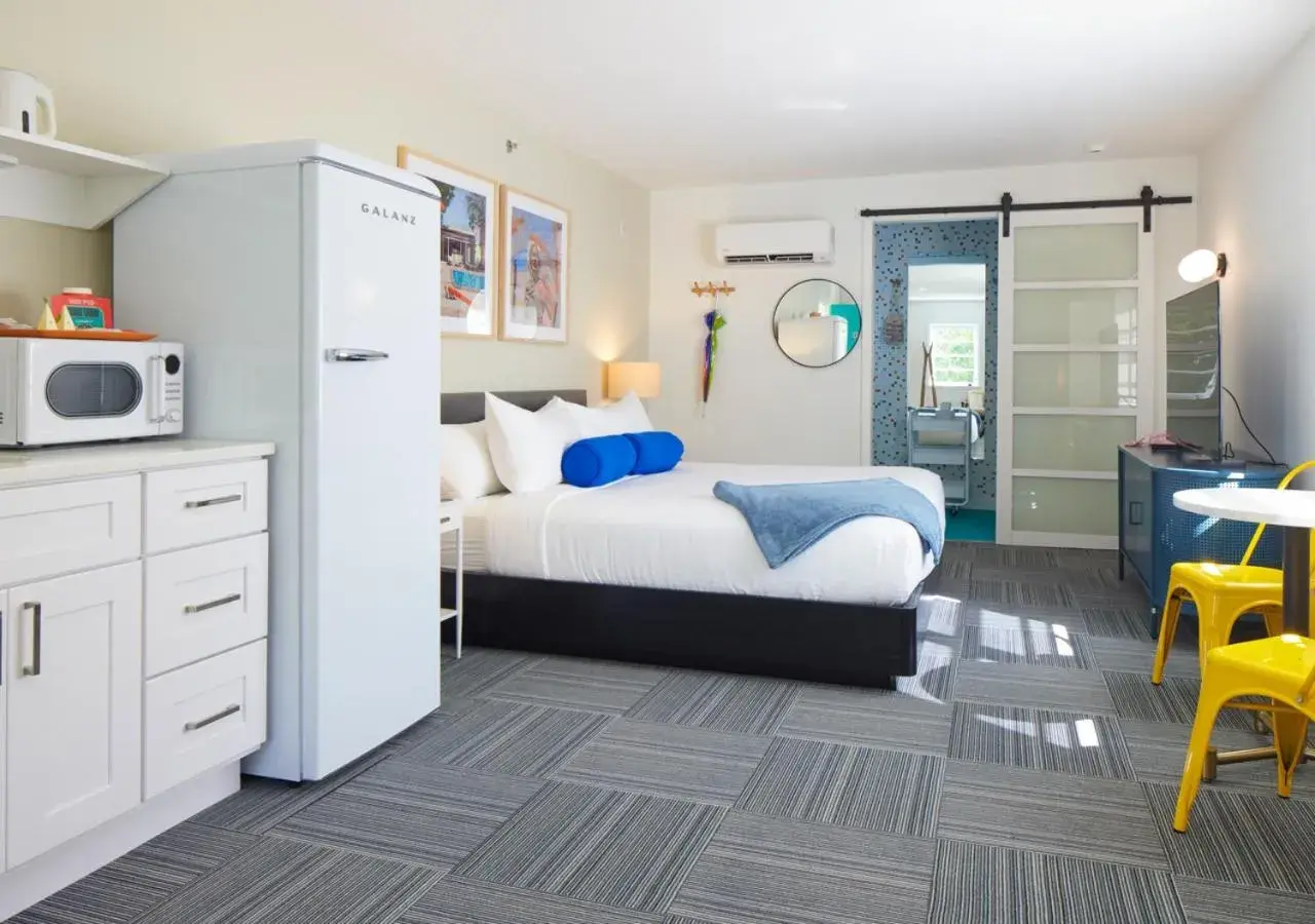 King Studio in Little Mod Hotel at the University King Studio in Little Mod Hotel at the University