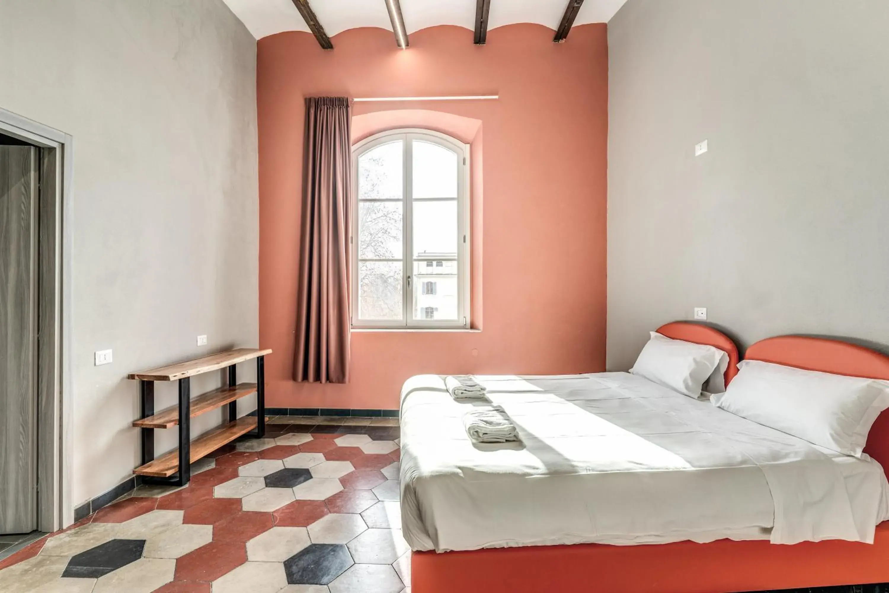 Large Double or Twin Room in Borgo Ripa Urban Travel Large Double or Twin Room in Borgo Ripa Urban Travel