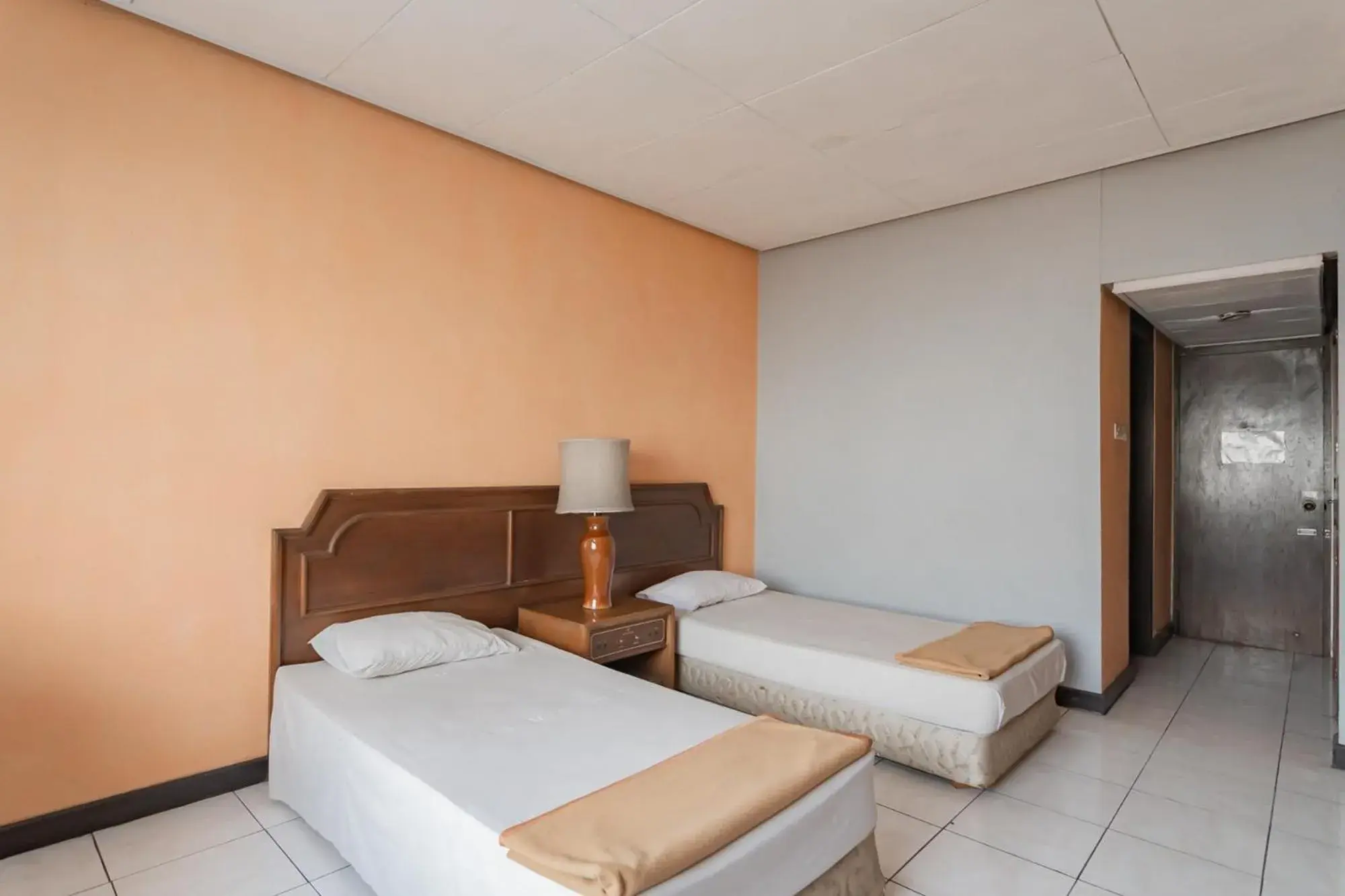 Istana Hotel Bandung Mitra RedDoorz Istana Hotel Bandung Mitra RedDoorz